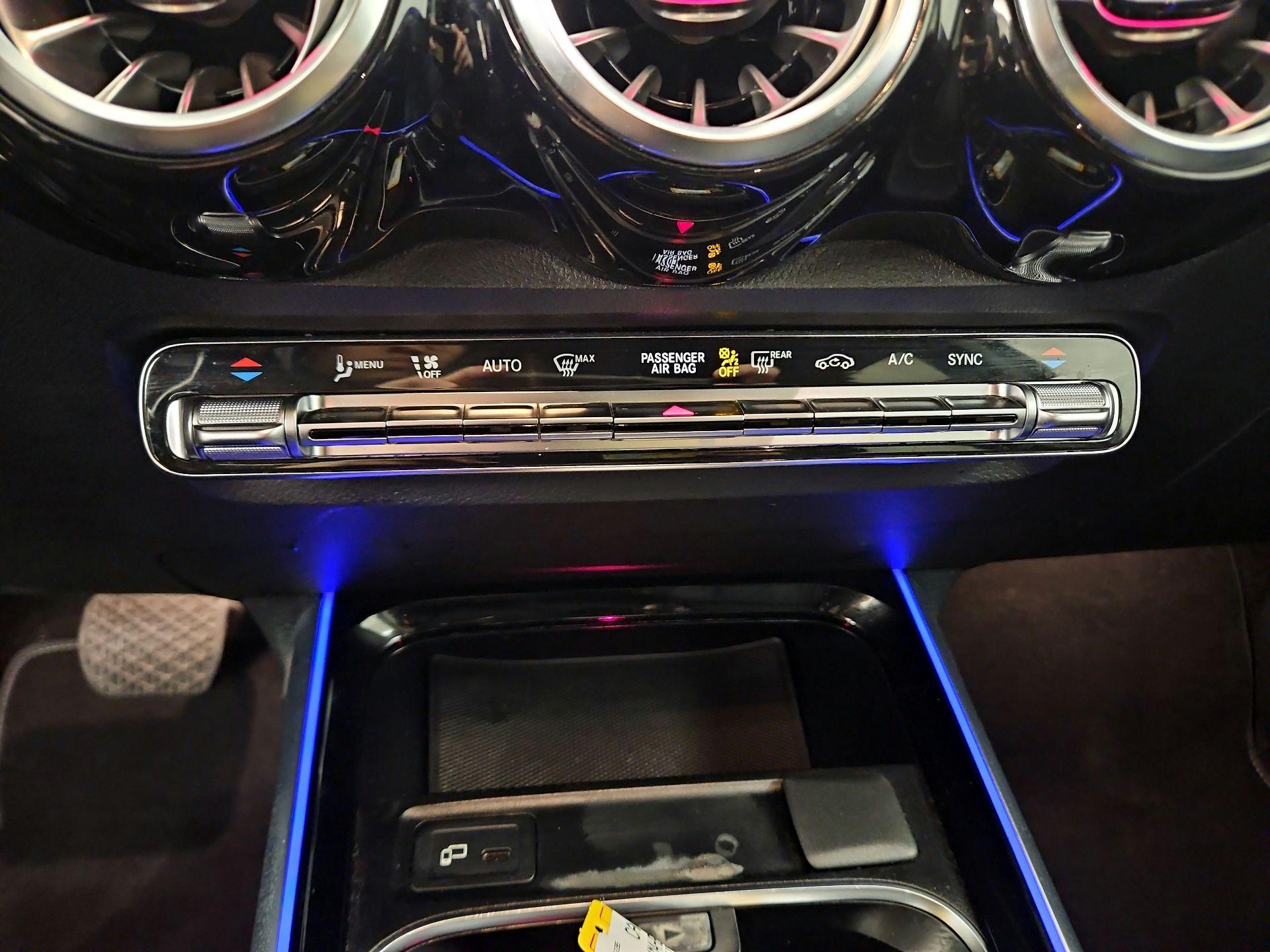 Thumbnail: 2023 Mercedes-Benz GLB - 16