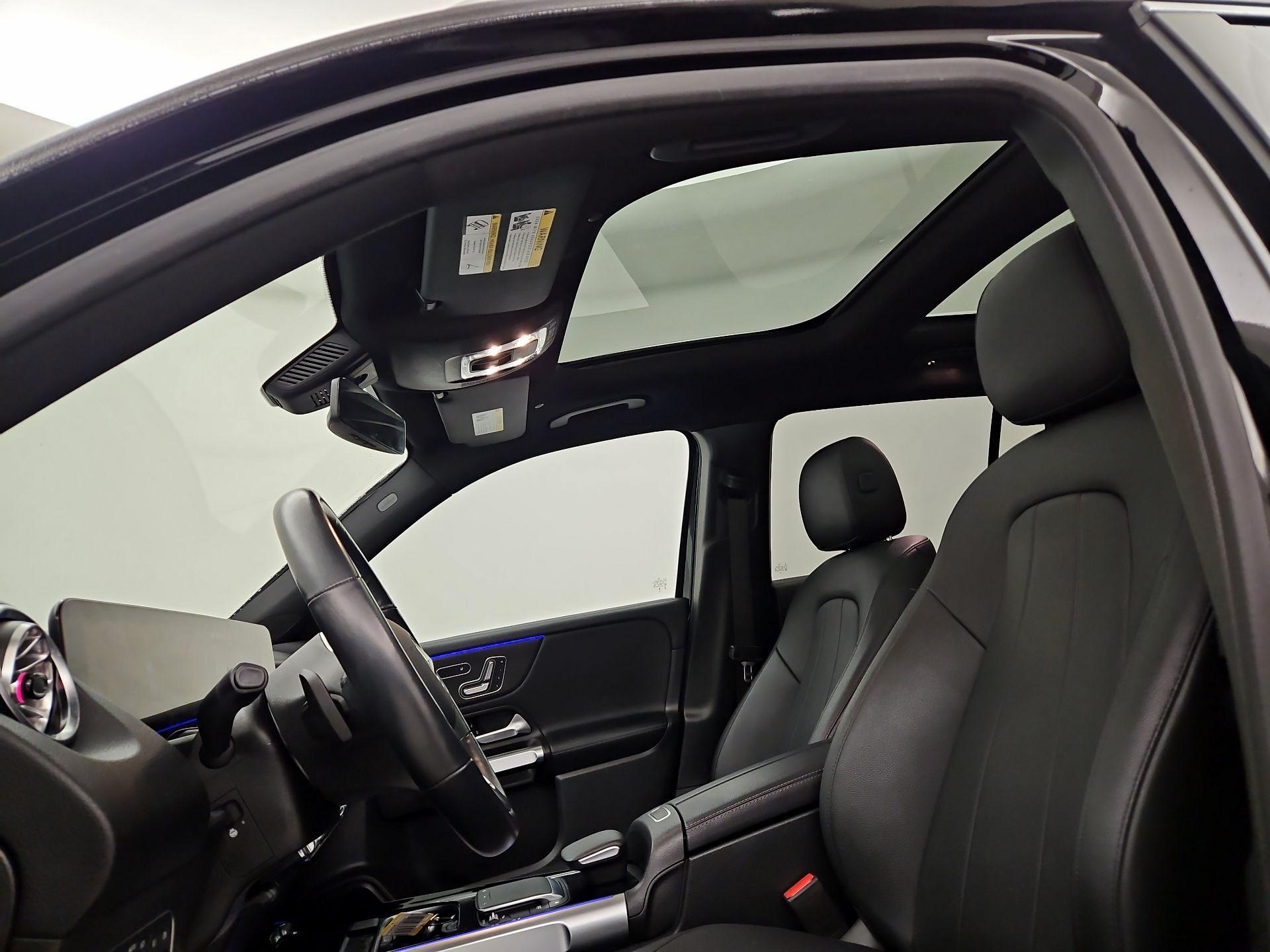 Thumbnail: 2023 Mercedes-Benz GLB - 19