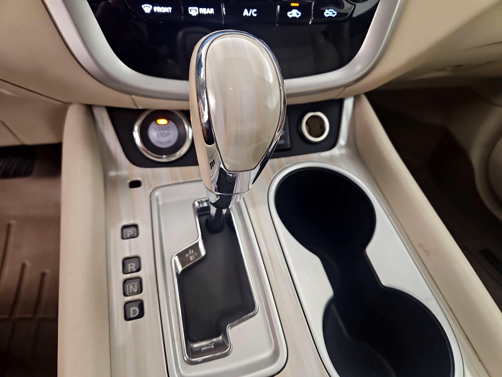 Thumbnail: 2015 Nissan Murano - 18