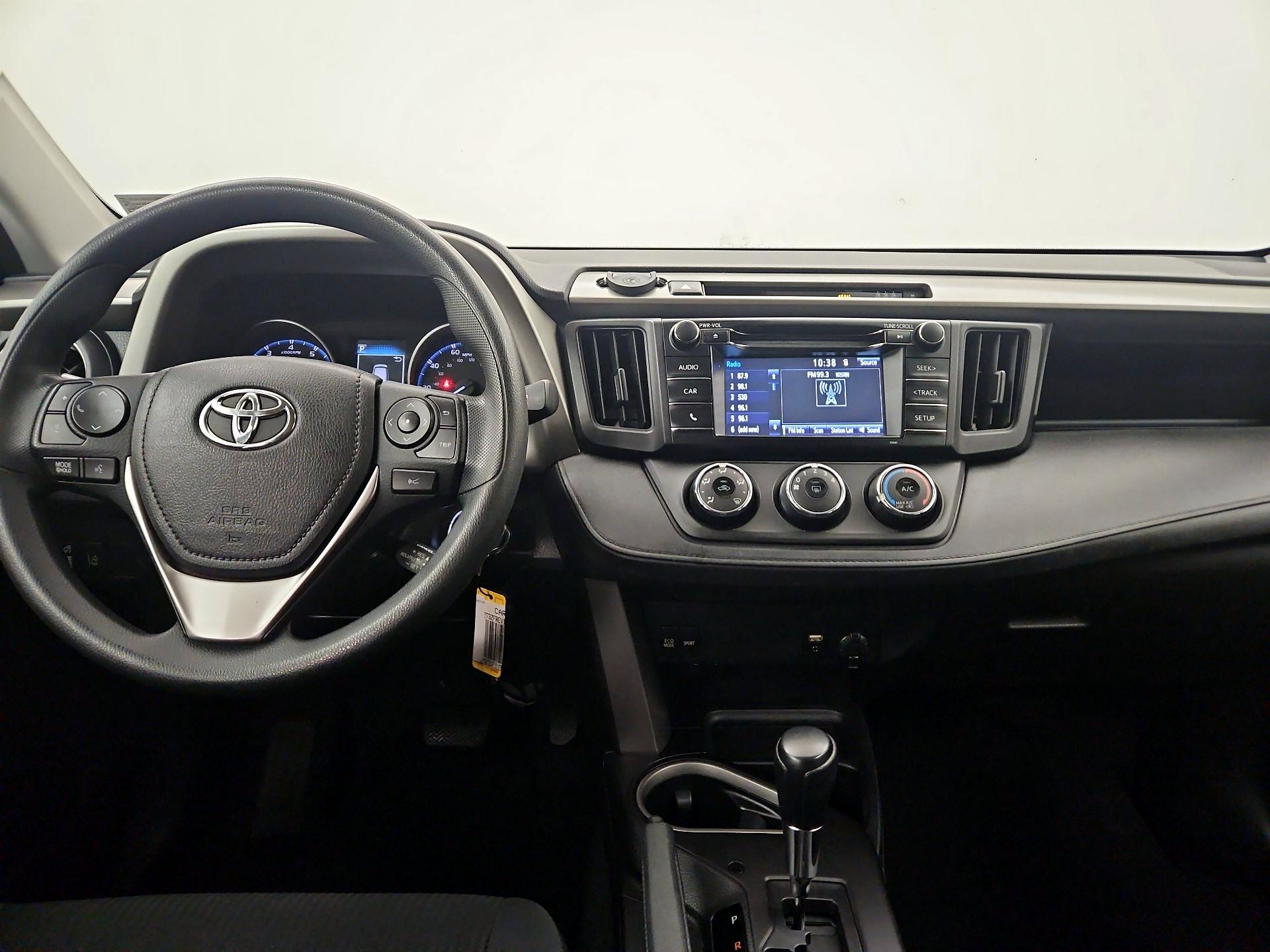 Thumbnail: 2017 Toyota RAV4 - 9