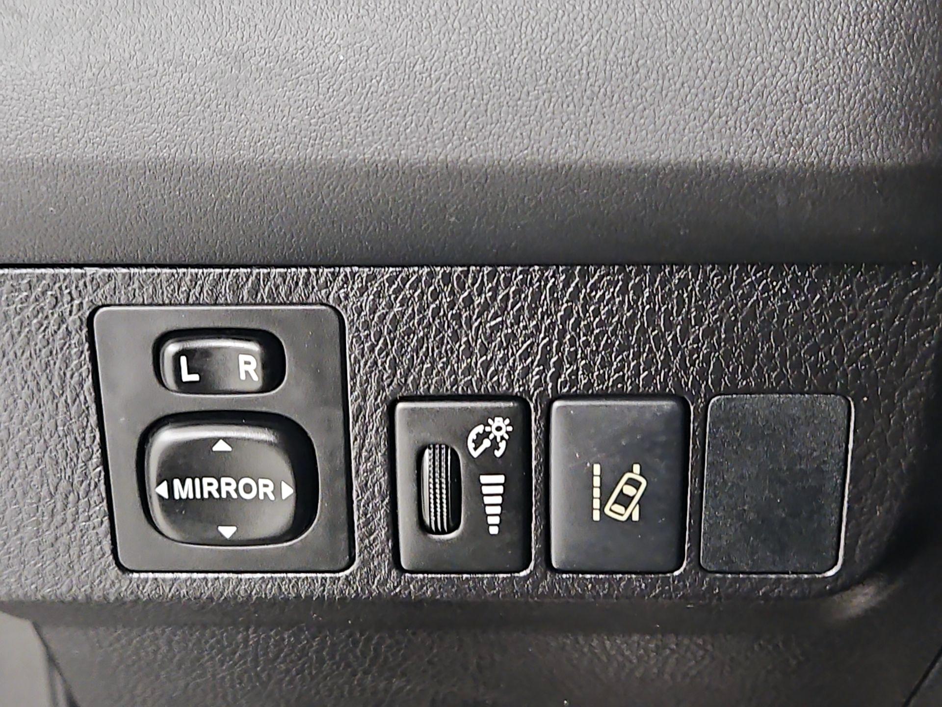 Thumbnail: 2017 Toyota RAV4 - 13