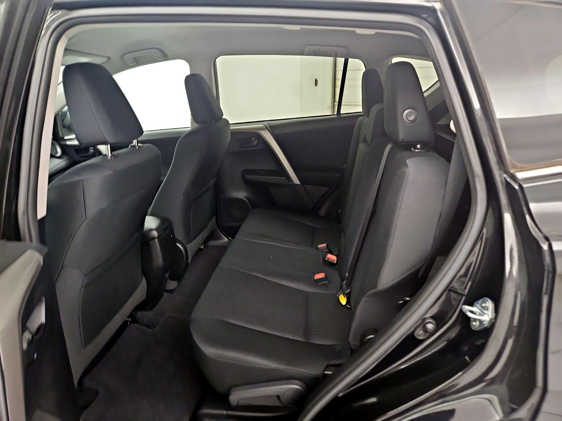 Thumbnail: 2017 Toyota RAV4 - 19