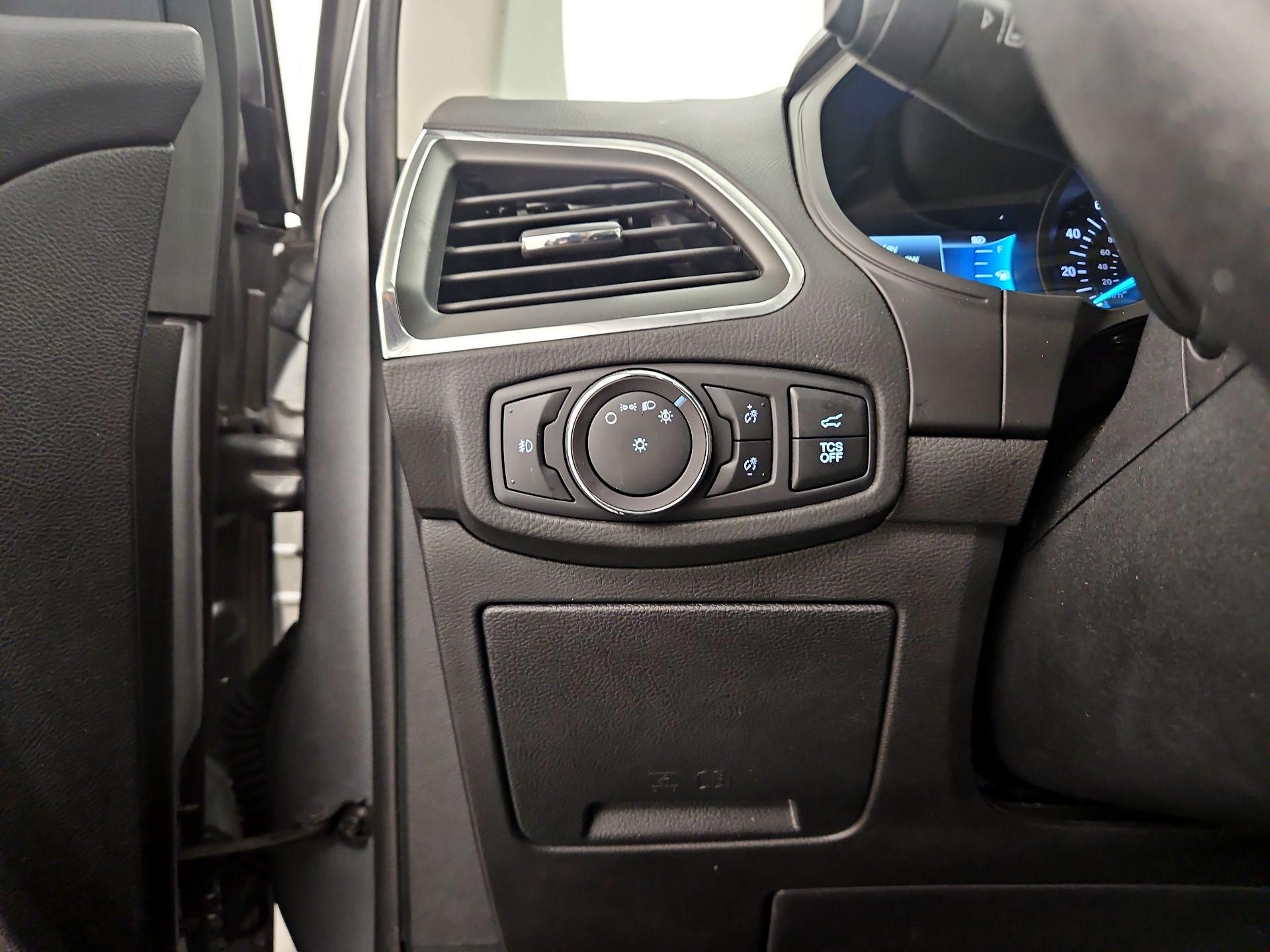 Thumbnail: 2022 Ford Edge - 13