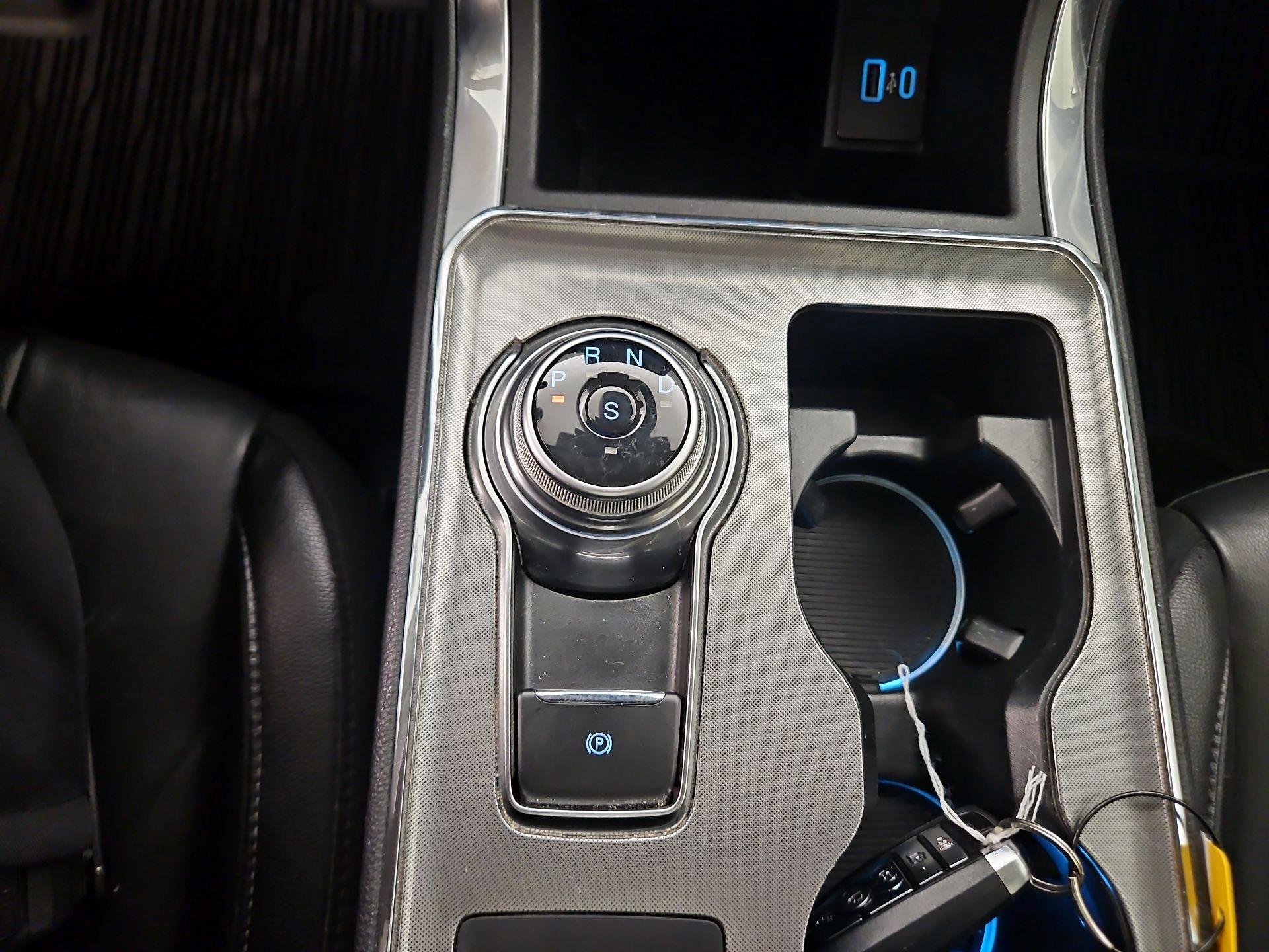 Thumbnail: 2022 Ford Edge - 17