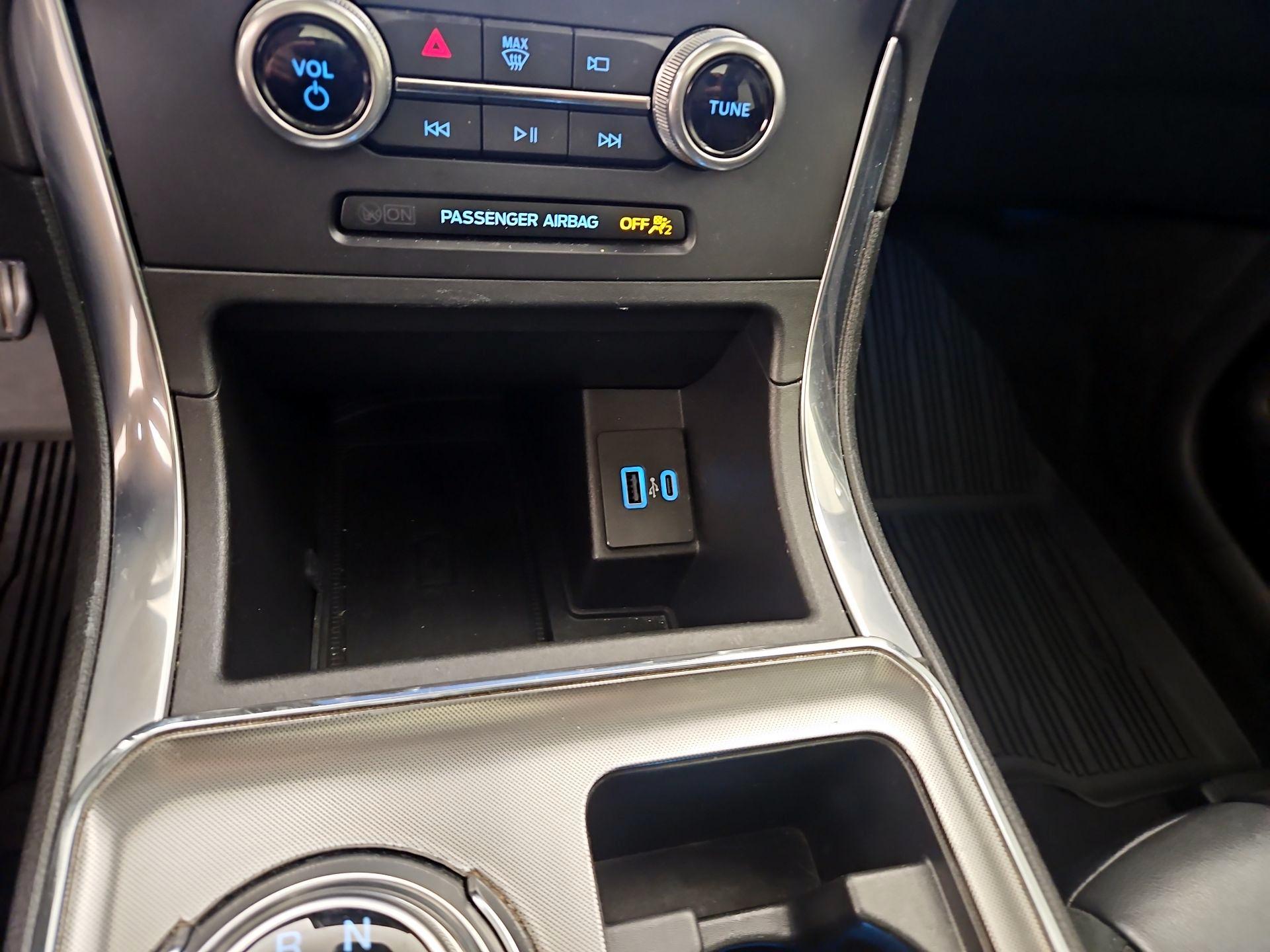 Thumbnail: 2022 Ford Edge - 18