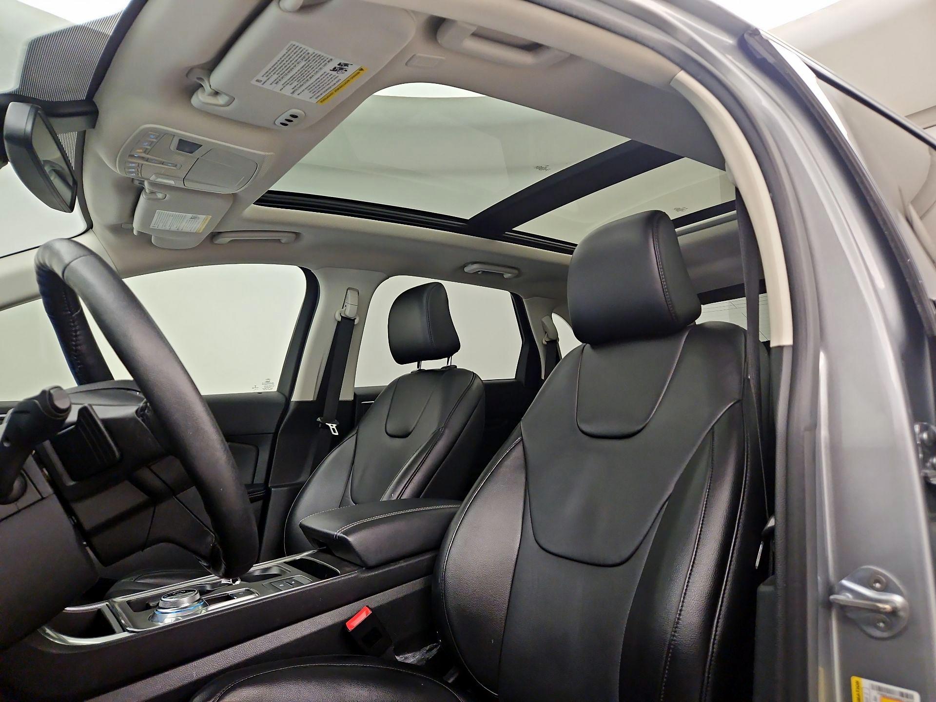 Thumbnail: 2022 Ford Edge - 19