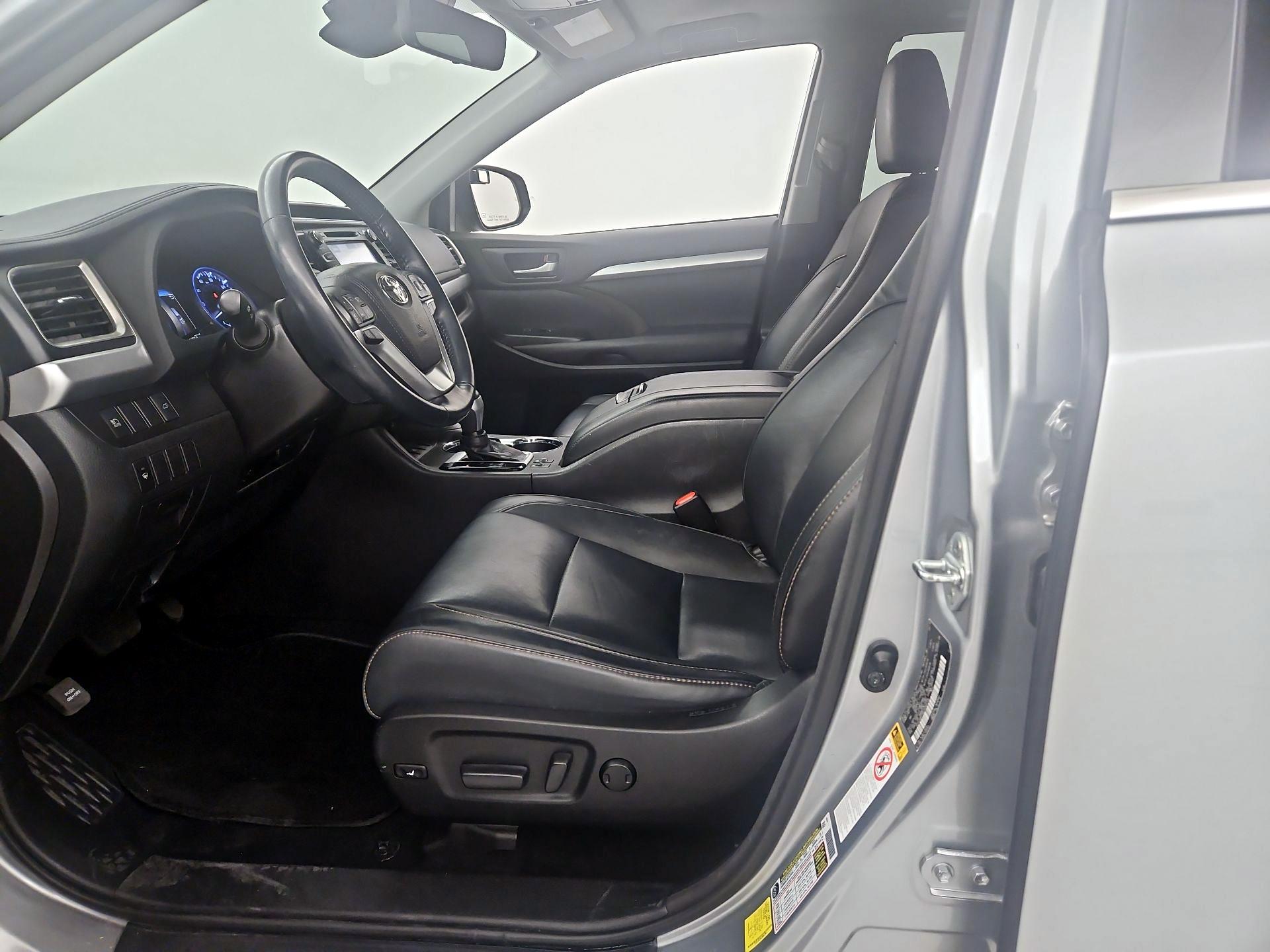 Thumbnail: 2018 Toyota Highlander - 11