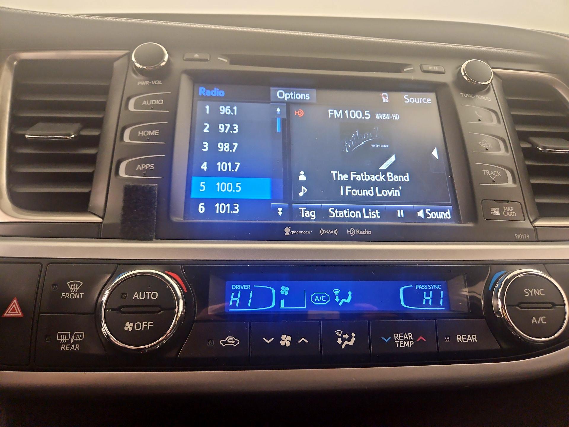 Thumbnail: 2018 Toyota Highlander - 16