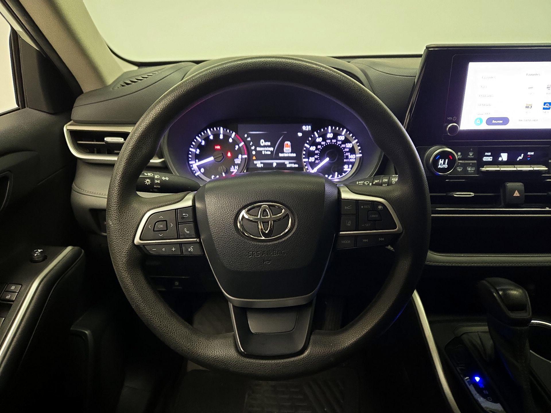 Thumbnail: 2023 Toyota Highlander - 10