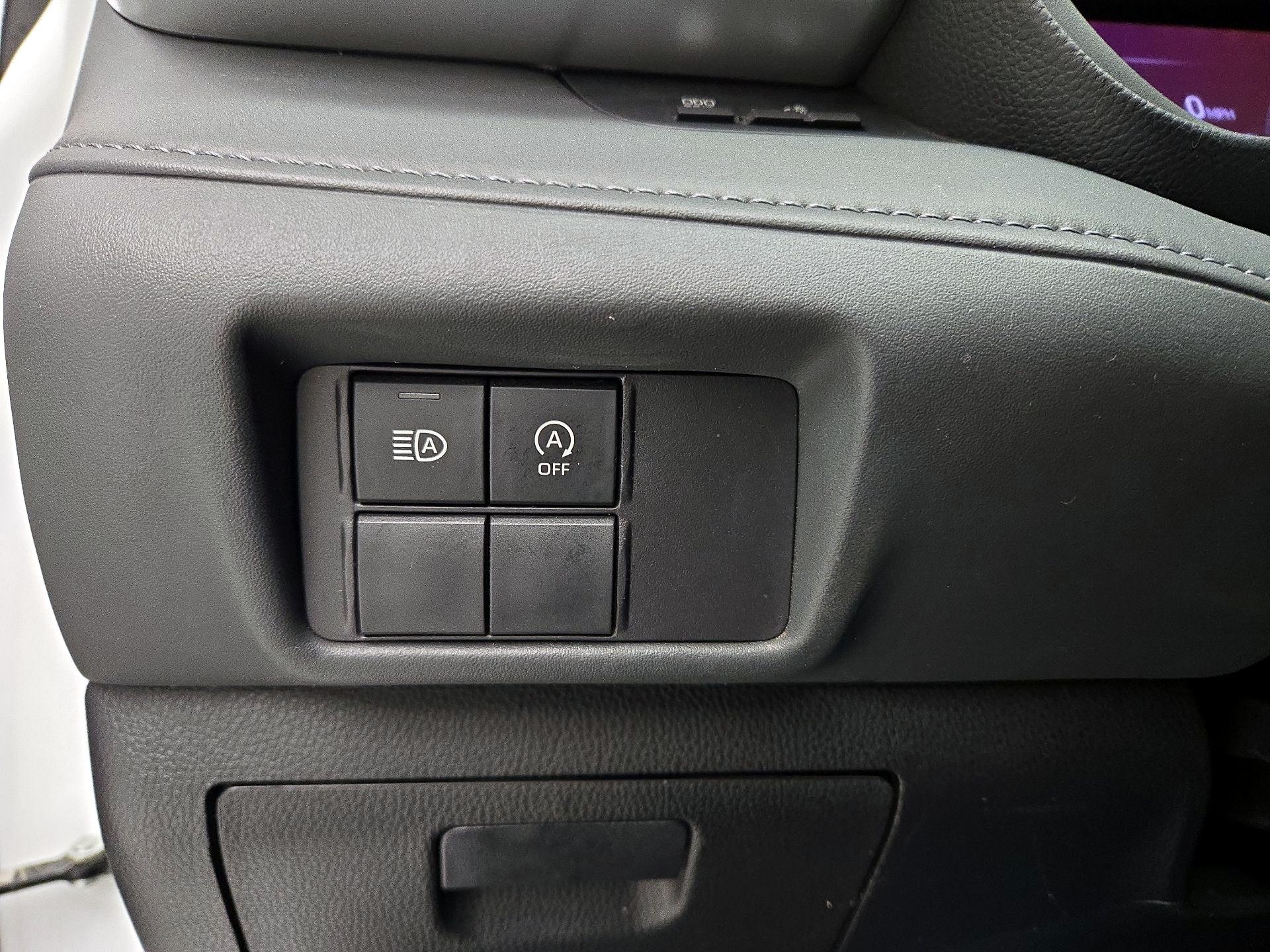 Thumbnail: 2023 Toyota Highlander - 13