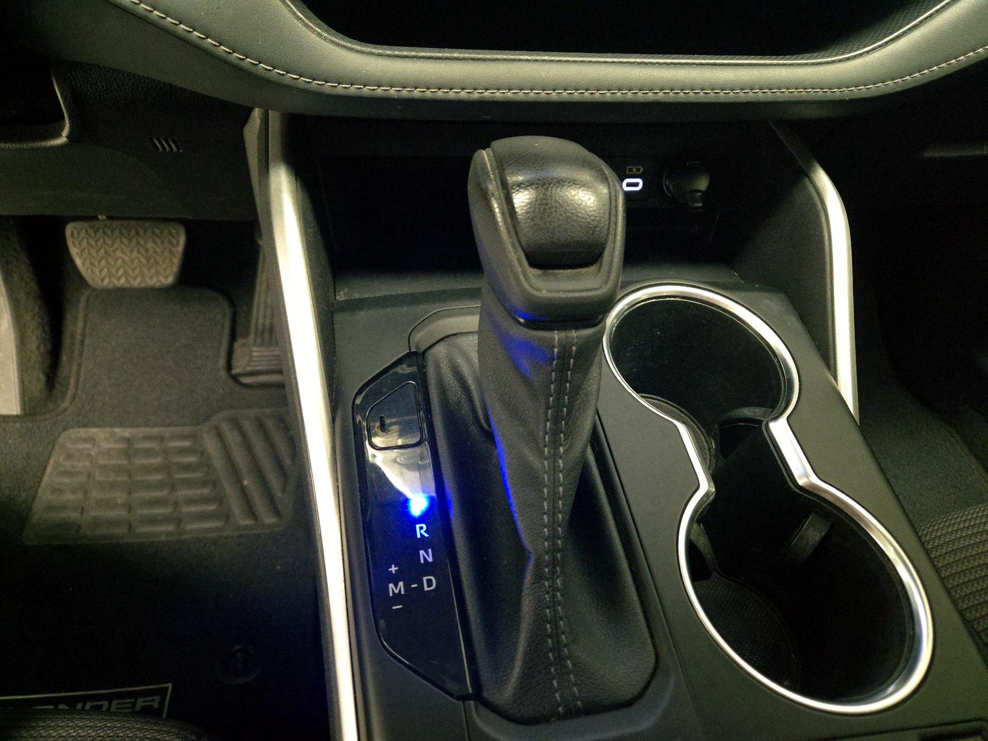 Thumbnail: 2023 Toyota Highlander - 17