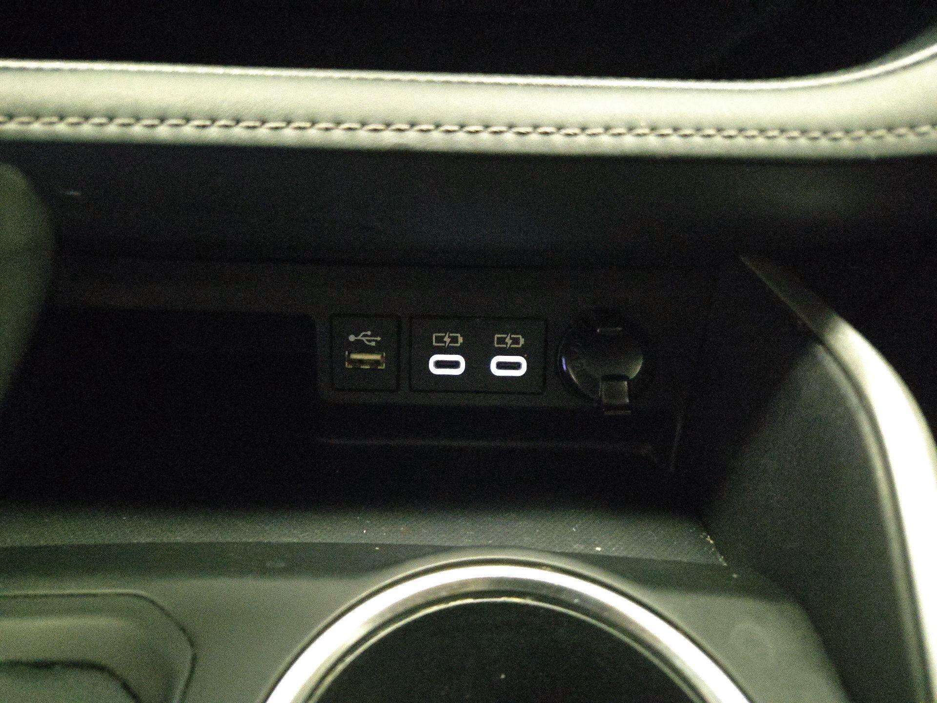 Thumbnail: 2023 Toyota Highlander - 18