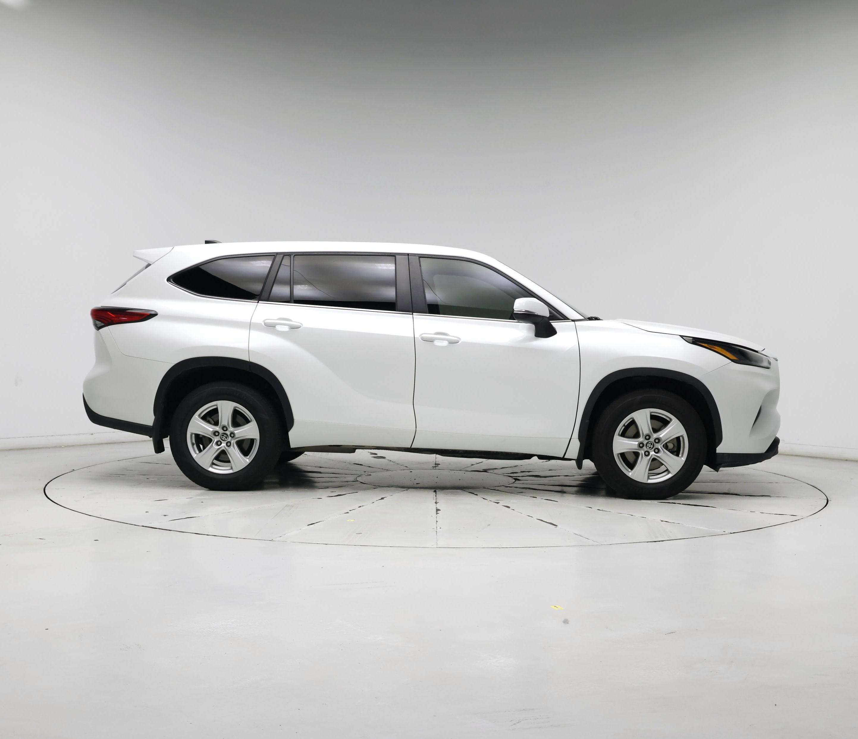 Thumbnail: 2023 Toyota Highlander - 7