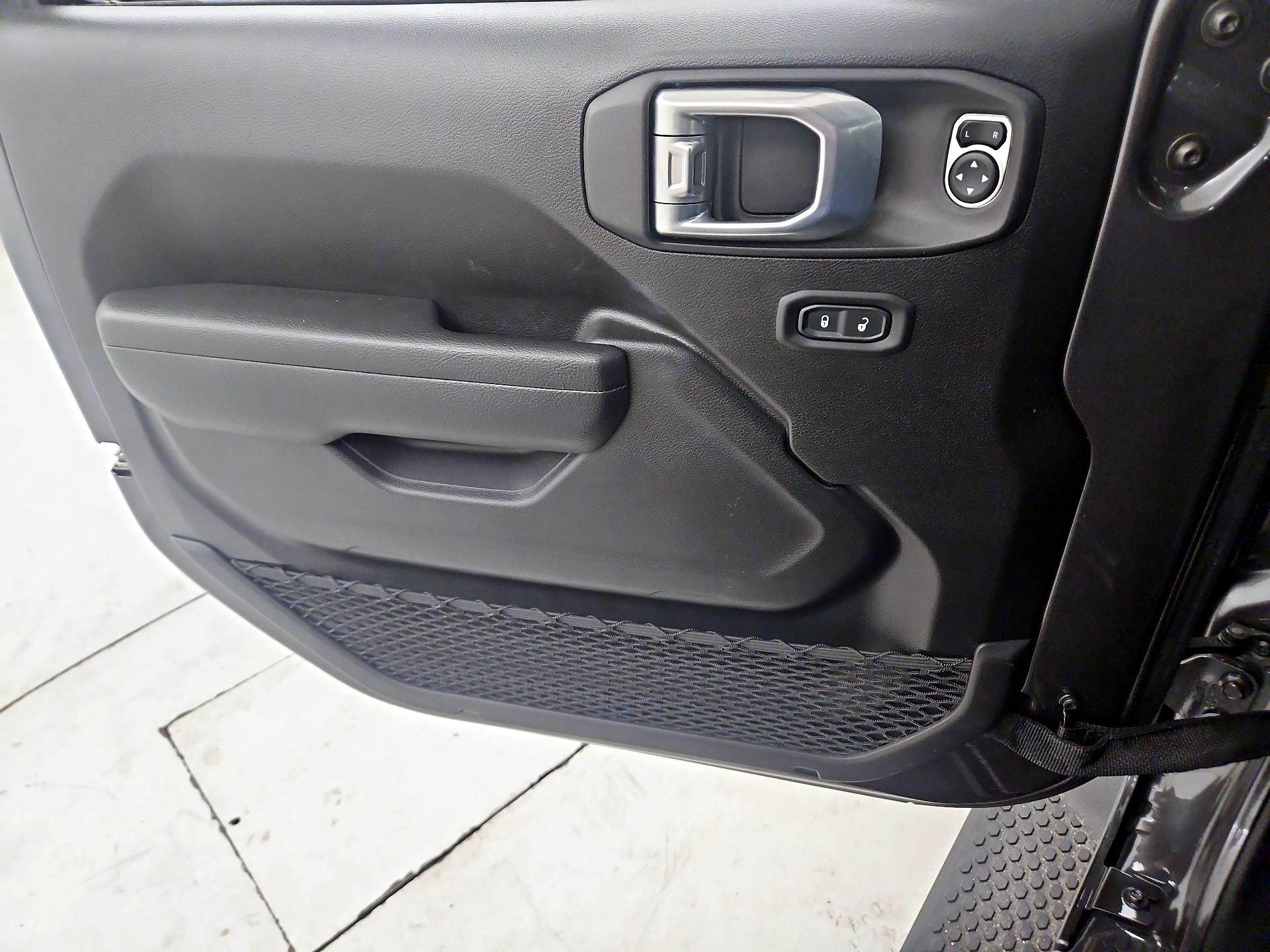 Thumbnail: 2021 Jeep Wrangler - 12