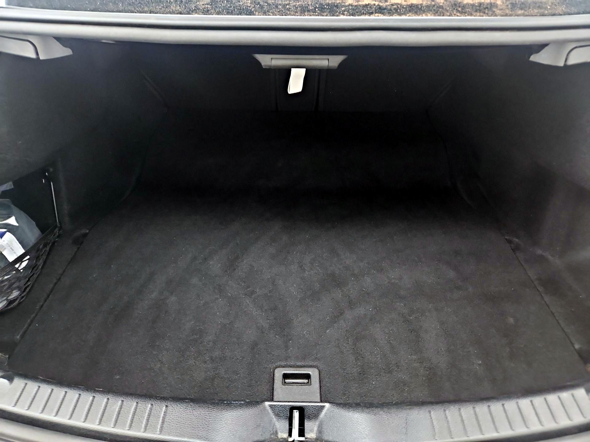 Thumbnail: 2018 Mercedes-Benz C-Class - 19