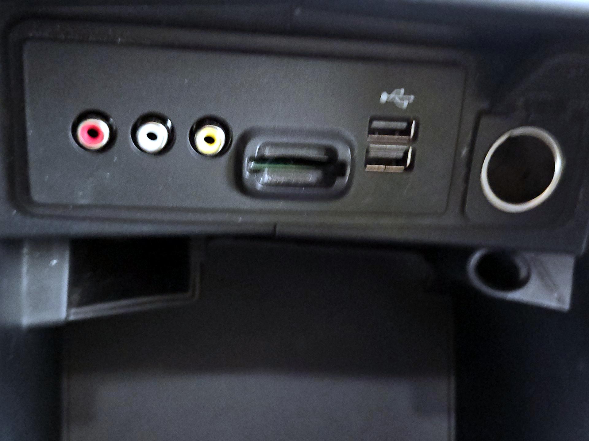 Thumbnail: 2014 Ford Fusion - 18