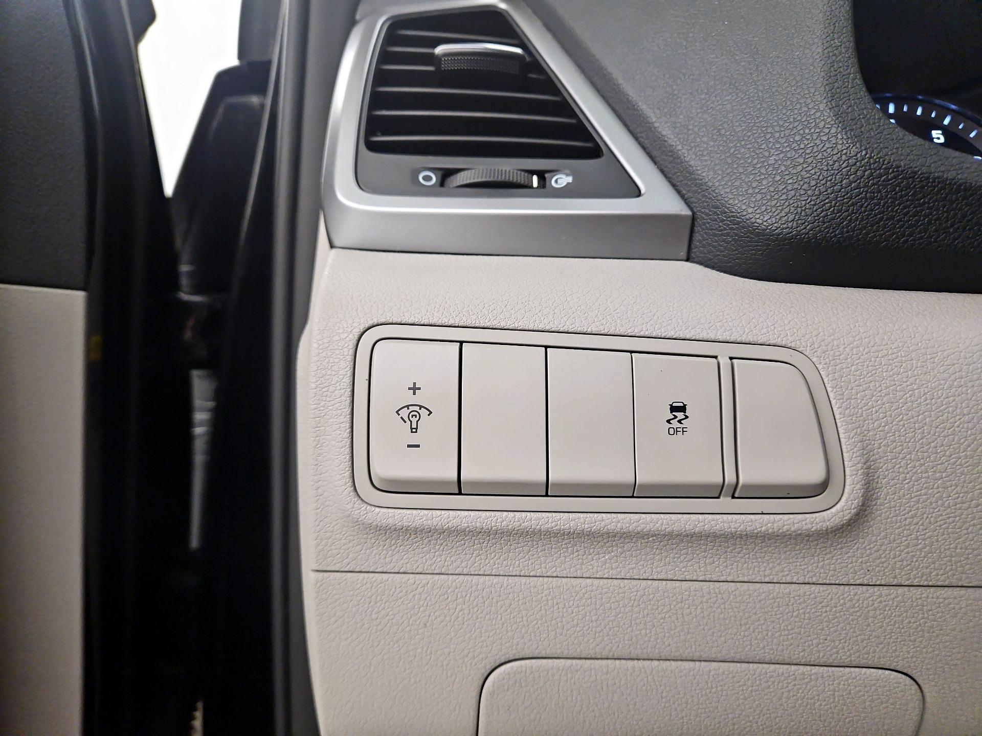 Thumbnail: 2018 Hyundai Tucson - 13