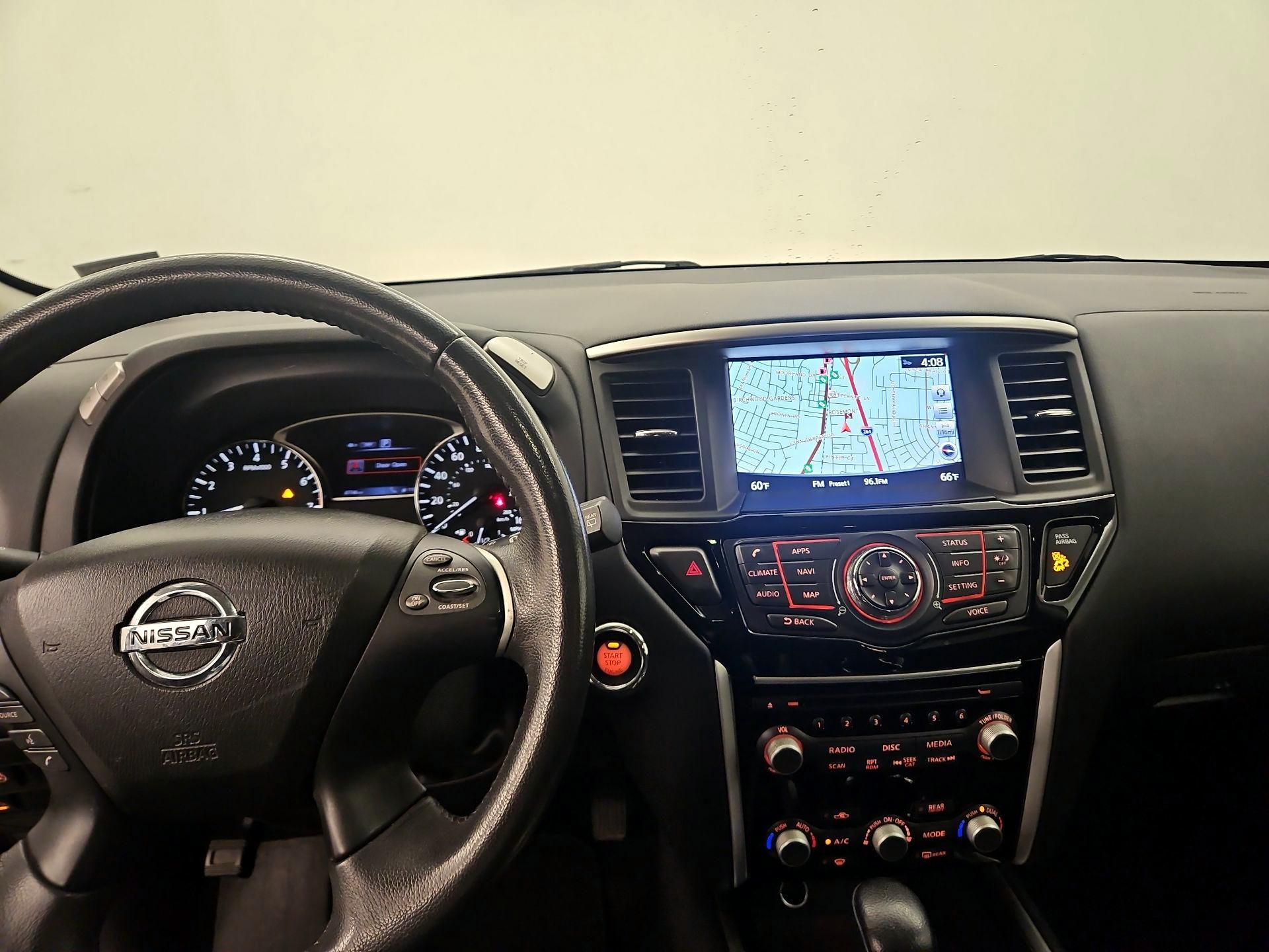 Thumbnail: 2017 Nissan Pathfinder - 9