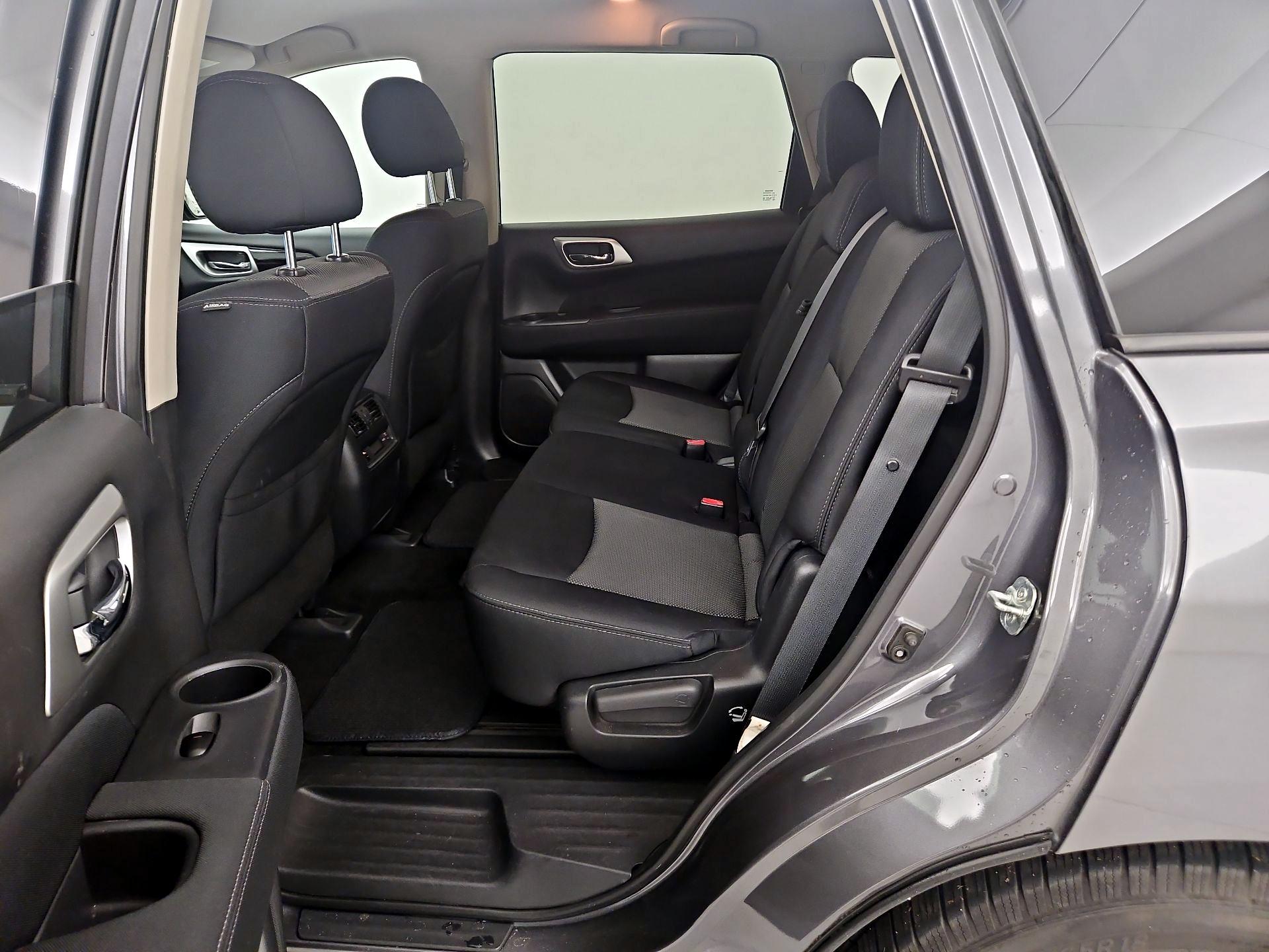 Thumbnail: 2017 Nissan Pathfinder - 20