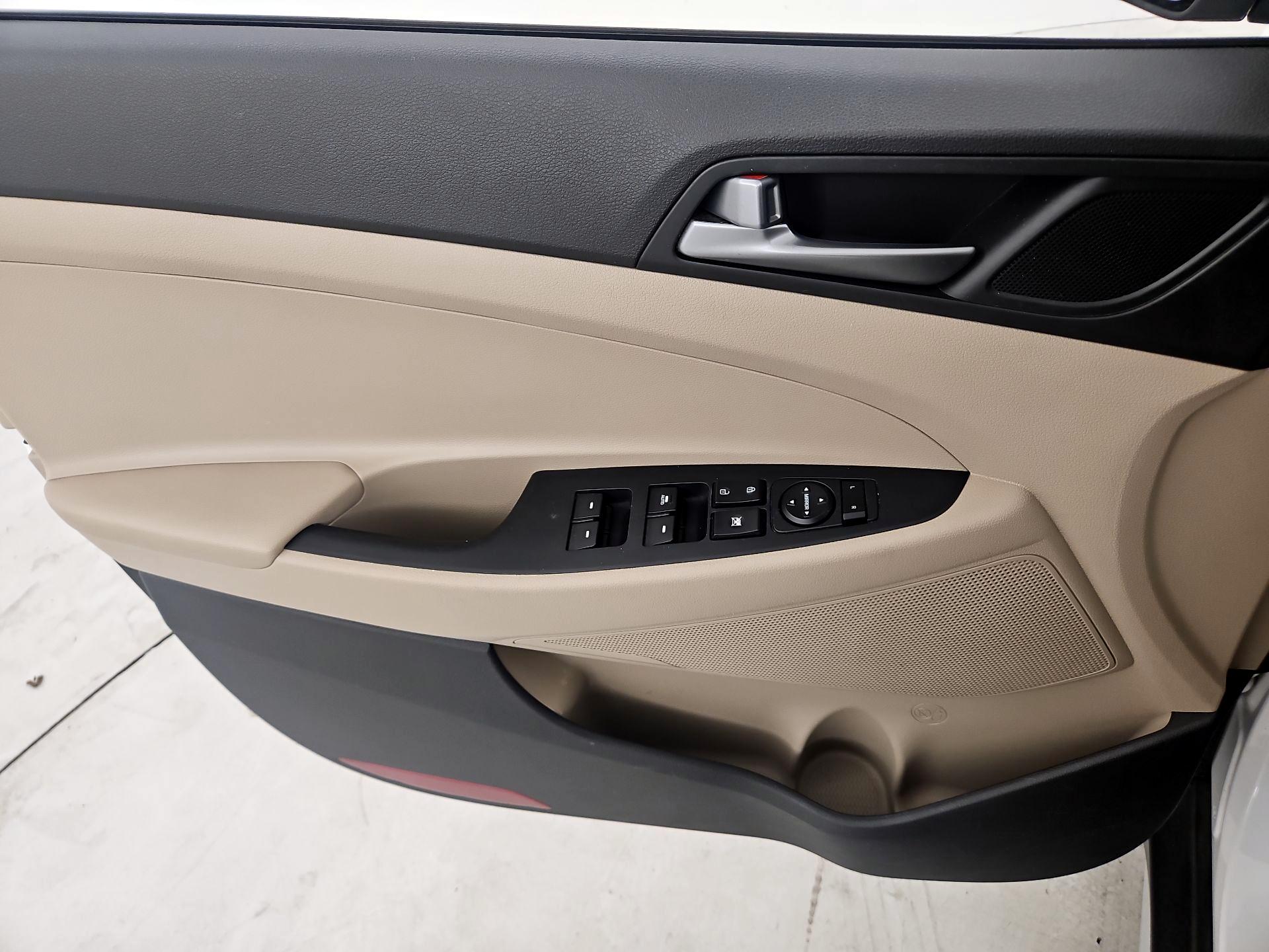 Thumbnail: 2017 Hyundai Tucson - 12