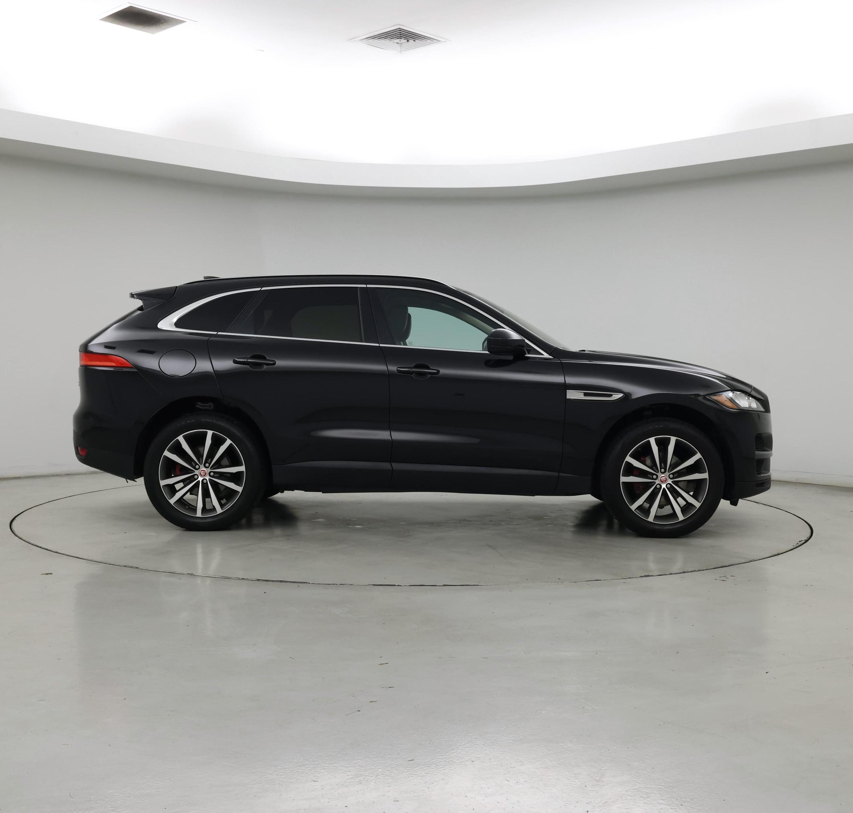 Thumbnail: 2020 Jaguar F-Pace - 7