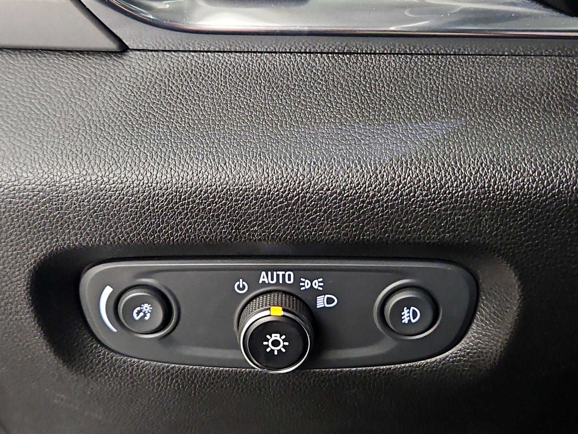 Thumbnail: 2019 Chevrolet Traverse - 13