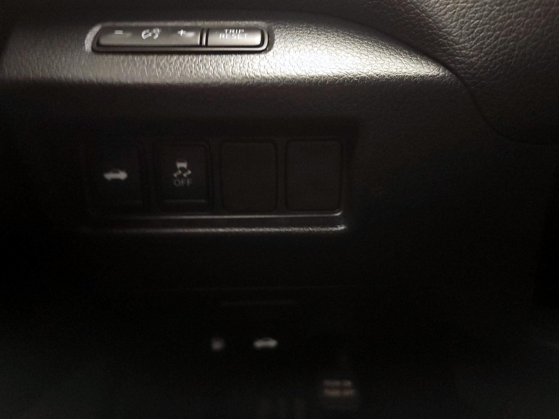 Thumbnail: 2017 Nissan Altima - 13