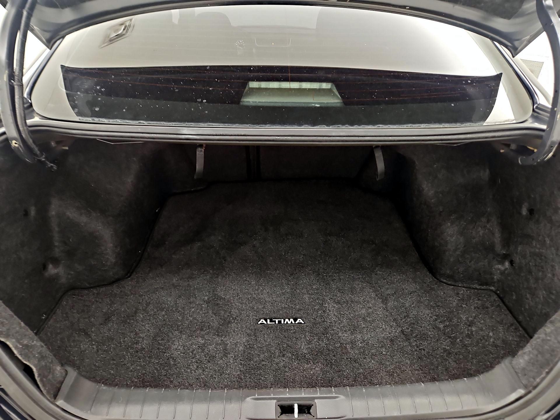 Thumbnail: 2017 Nissan Altima - 20