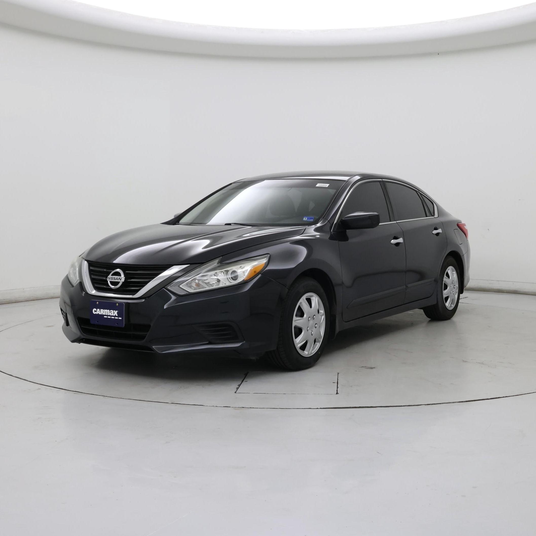 Thumbnail: 2017 Nissan Altima - 4