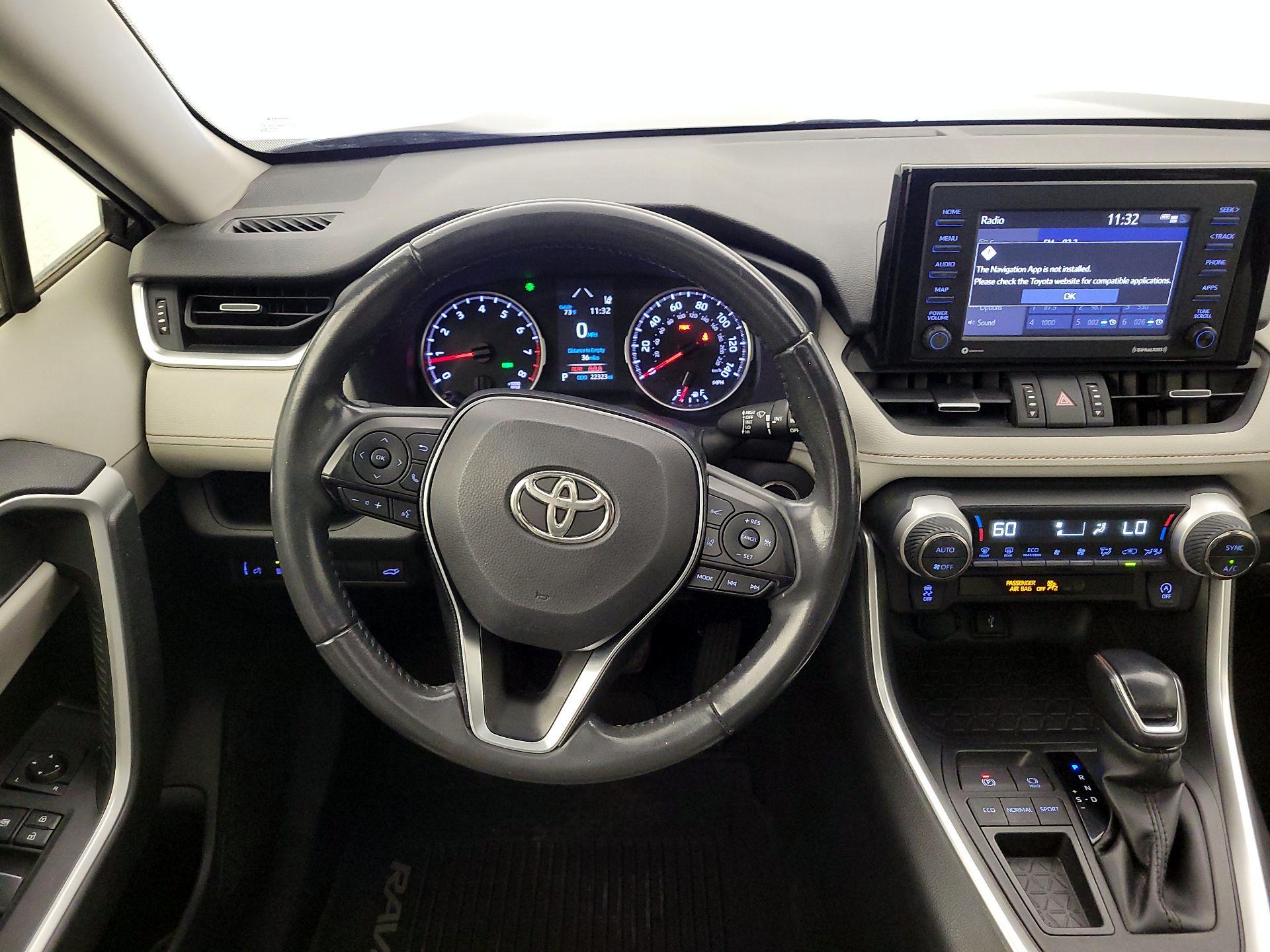 Thumbnail: 2020 Toyota RAV4 - 10