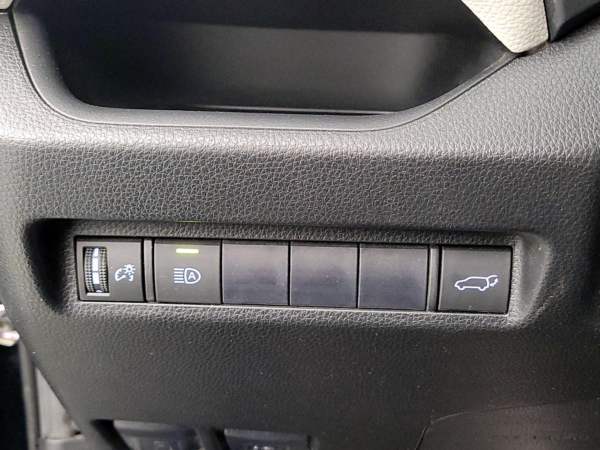 Thumbnail: 2020 Toyota RAV4 - 13