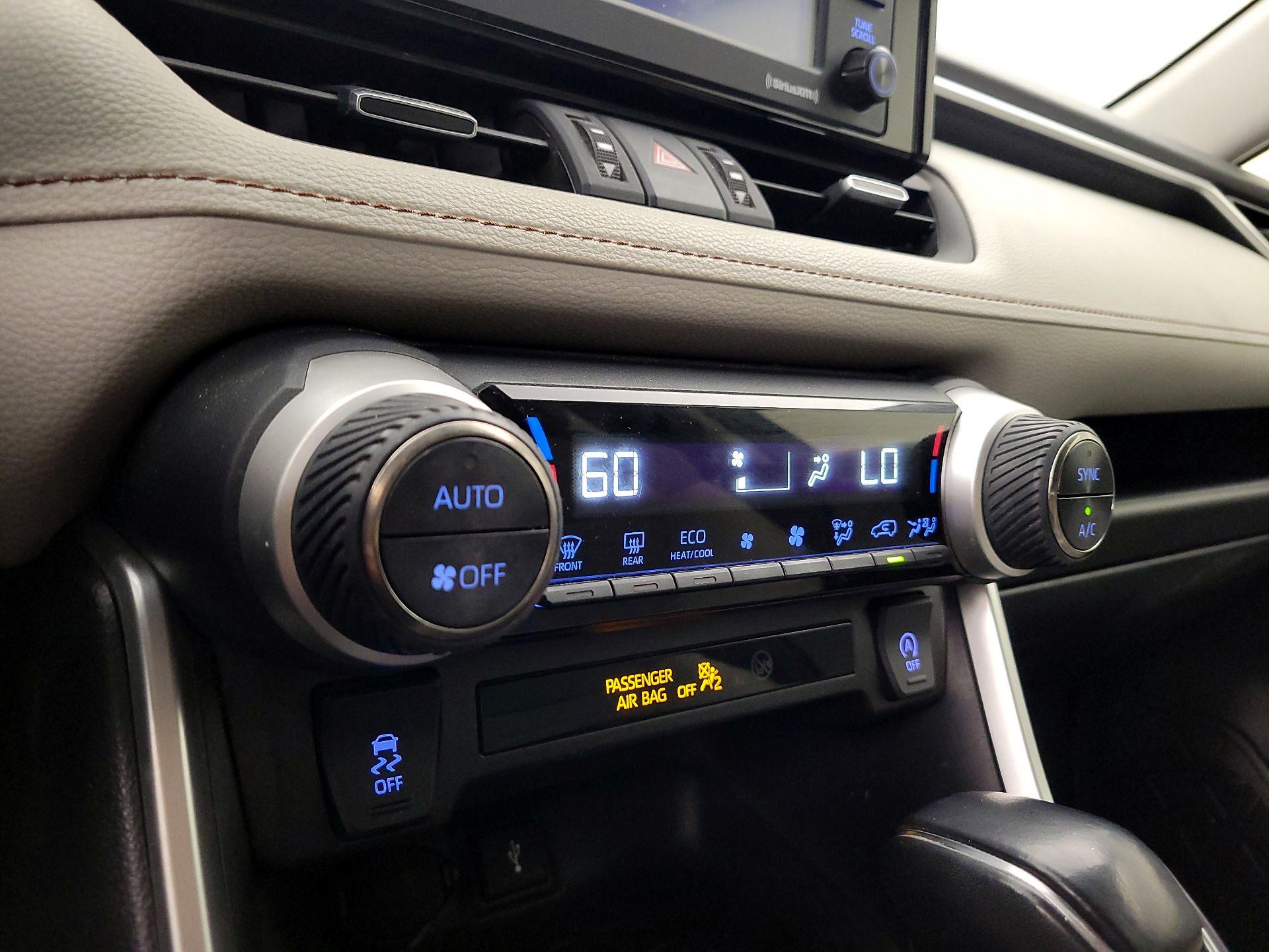 Thumbnail: 2020 Toyota RAV4 - 16