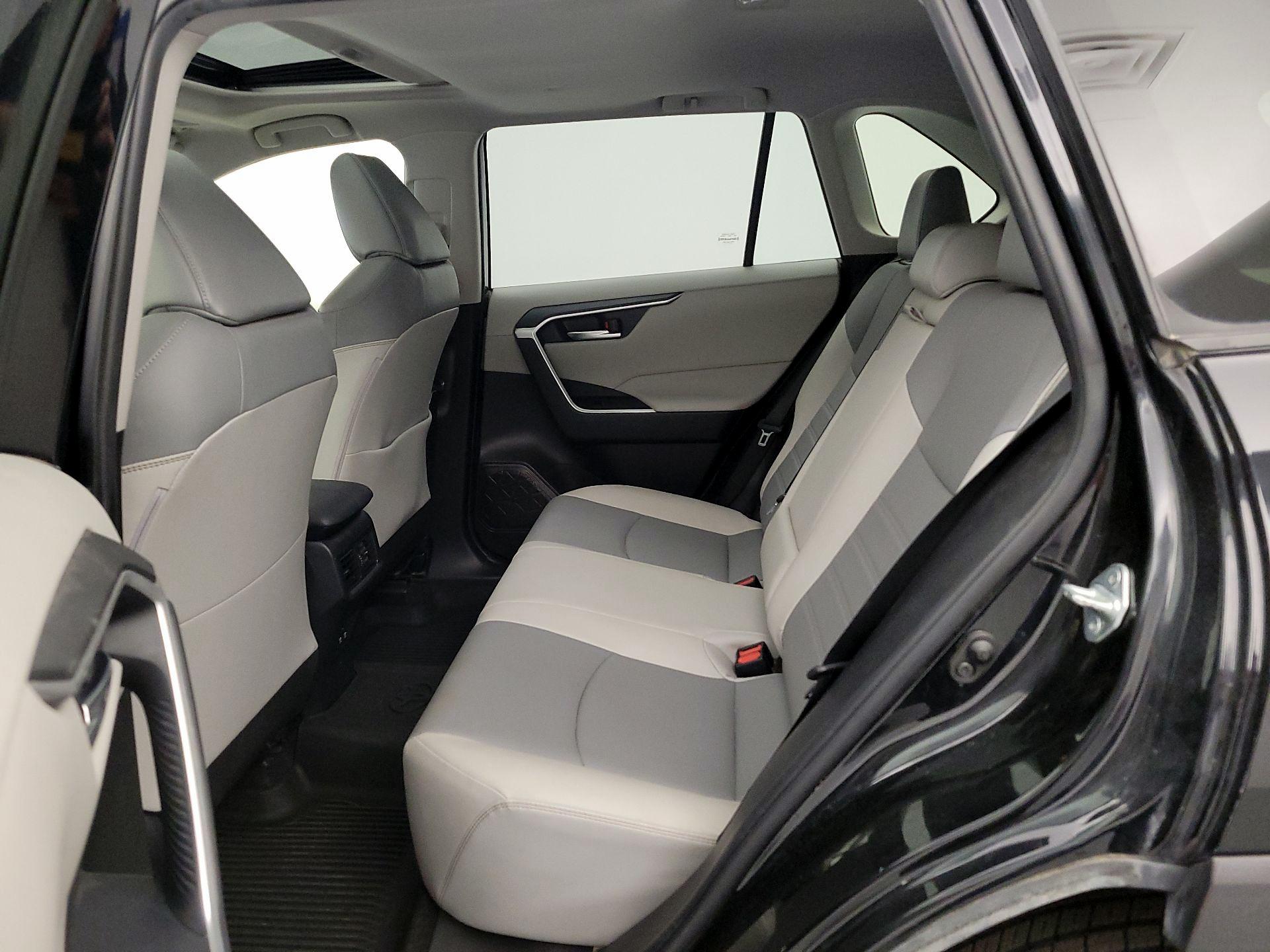 Thumbnail: 2020 Toyota RAV4 - 20