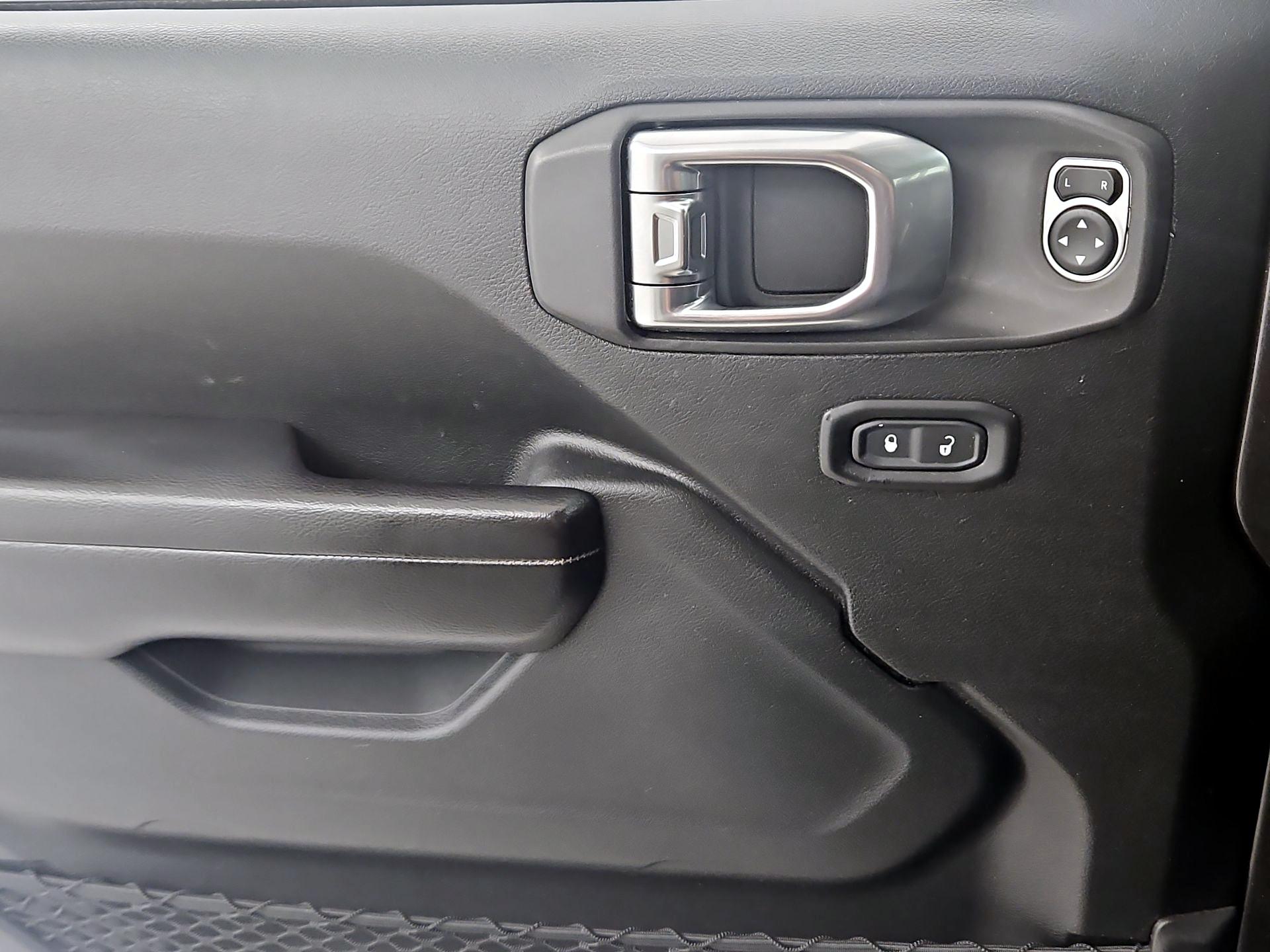 Thumbnail: 2020 Jeep Gladiator - 12