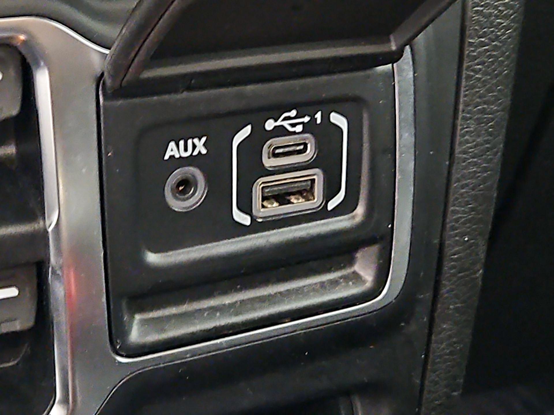 Thumbnail: 2020 Jeep Gladiator - 18