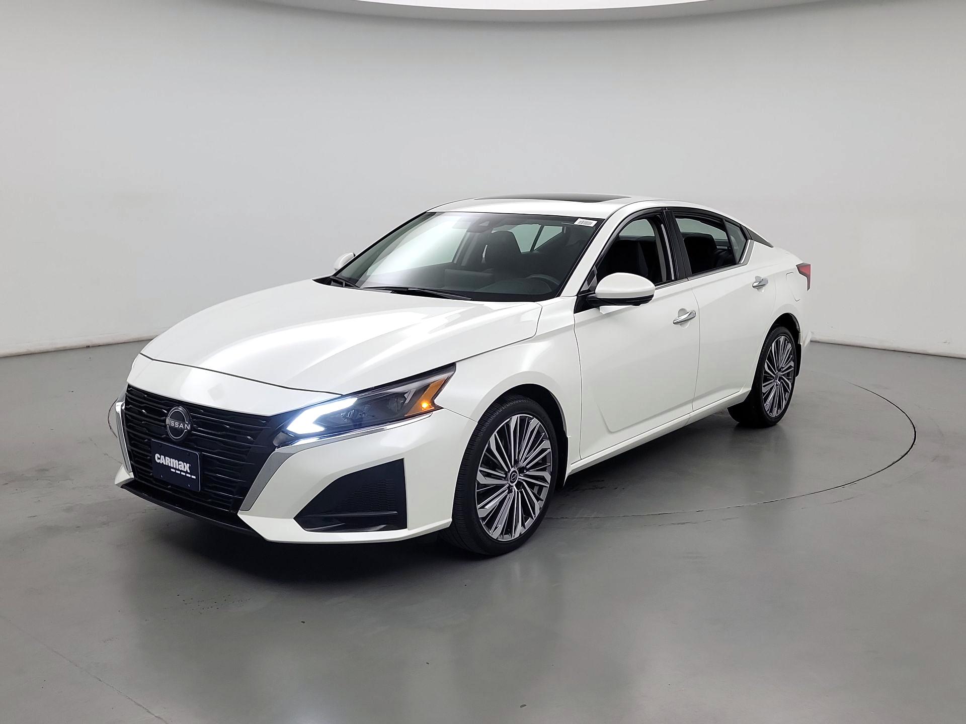 Thumbnail: 2023 Nissan Altima - 3