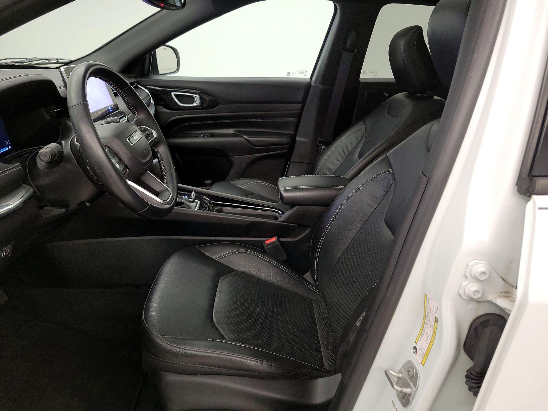 Thumbnail: 2022 Jeep Compass - 11