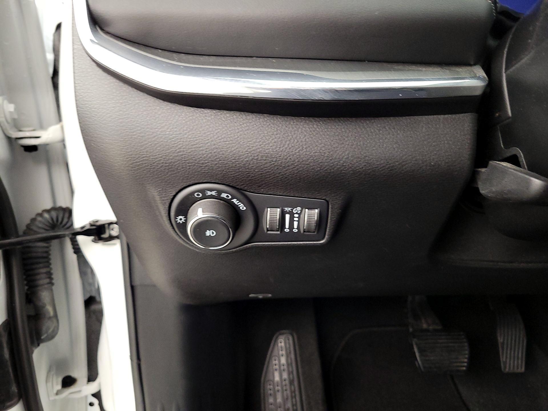 Thumbnail: 2022 Jeep Compass - 13