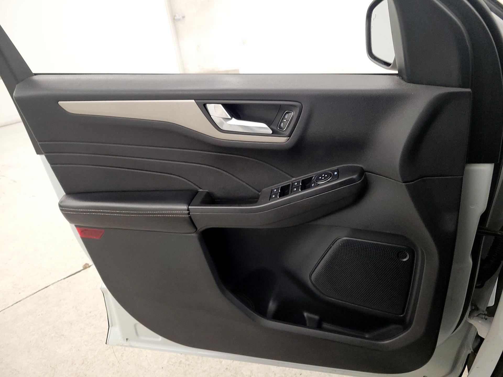 Thumbnail: 2021 Ford Escape - 12