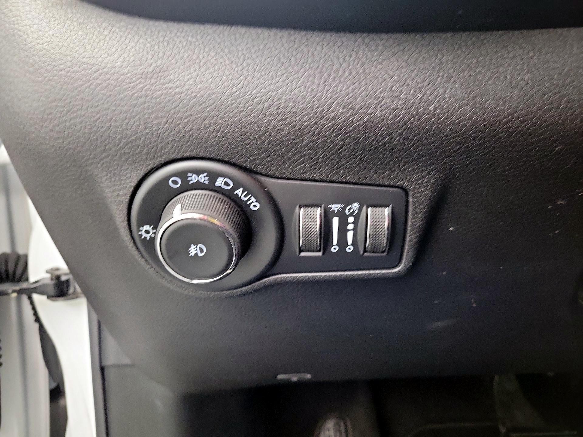 Thumbnail: 2023 Jeep Compass - 11