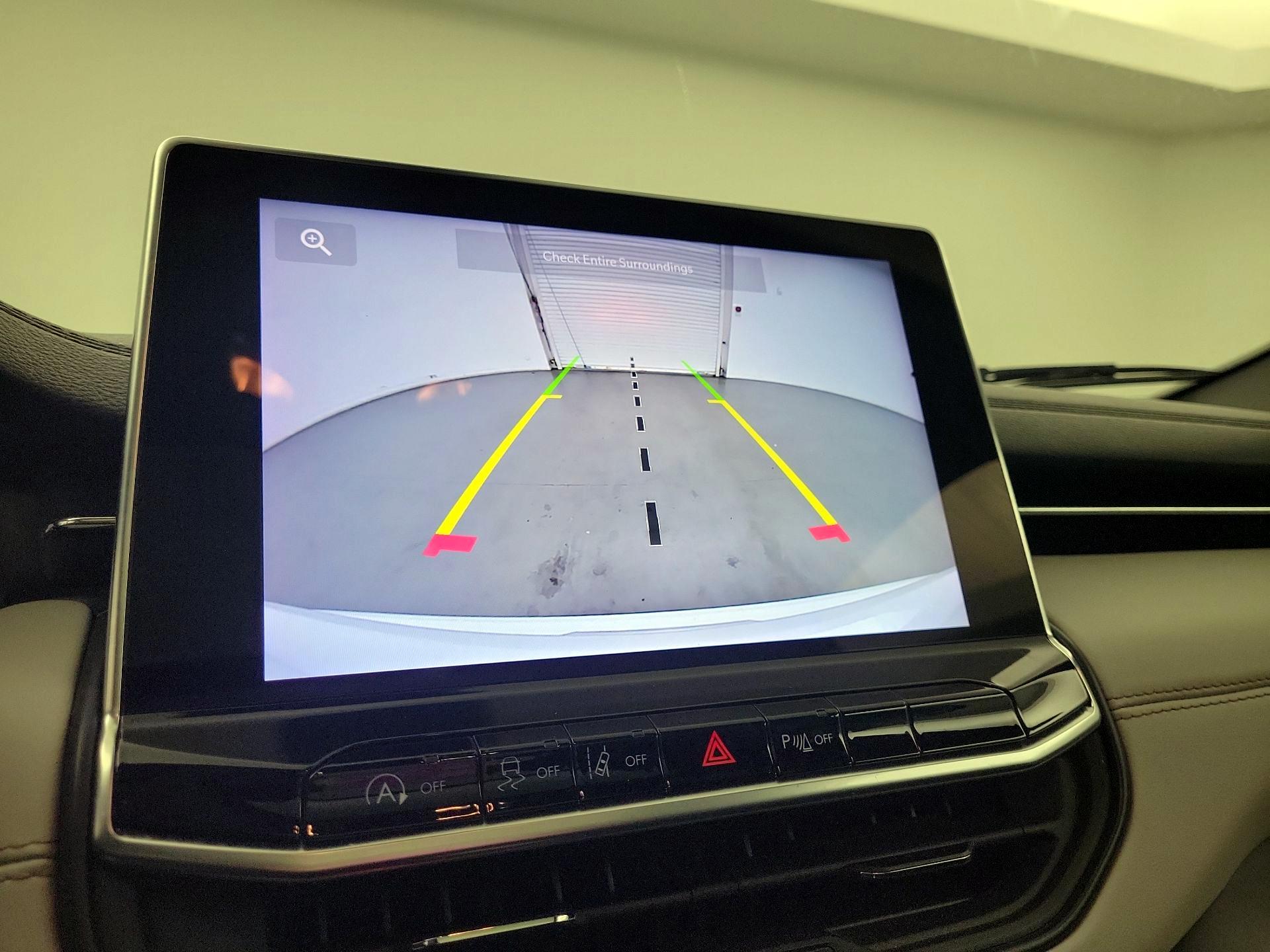 Thumbnail: 2023 Jeep Compass - 12