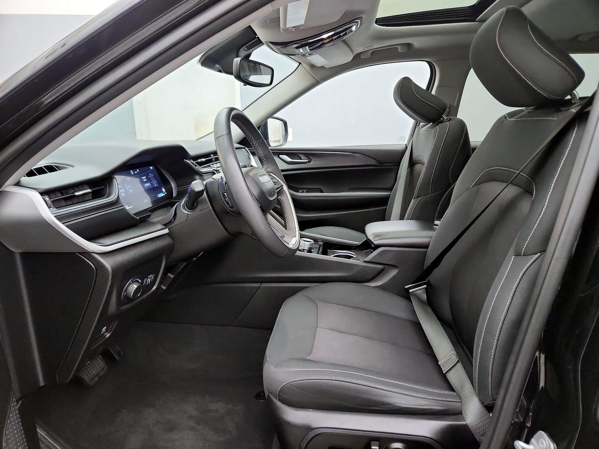 Thumbnail: 2023 Jeep Grand Cherokee L - 11