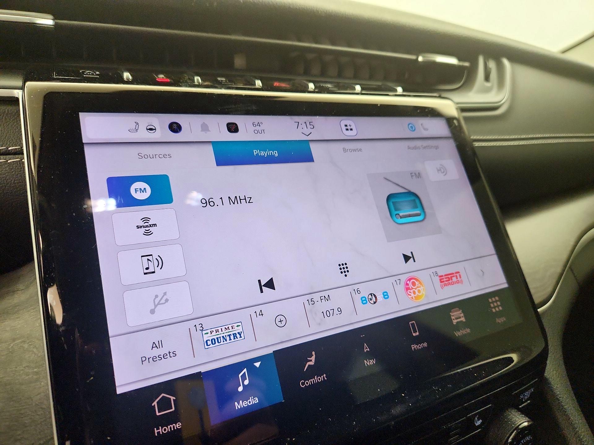 Thumbnail: 2023 Jeep Grand Cherokee - 16