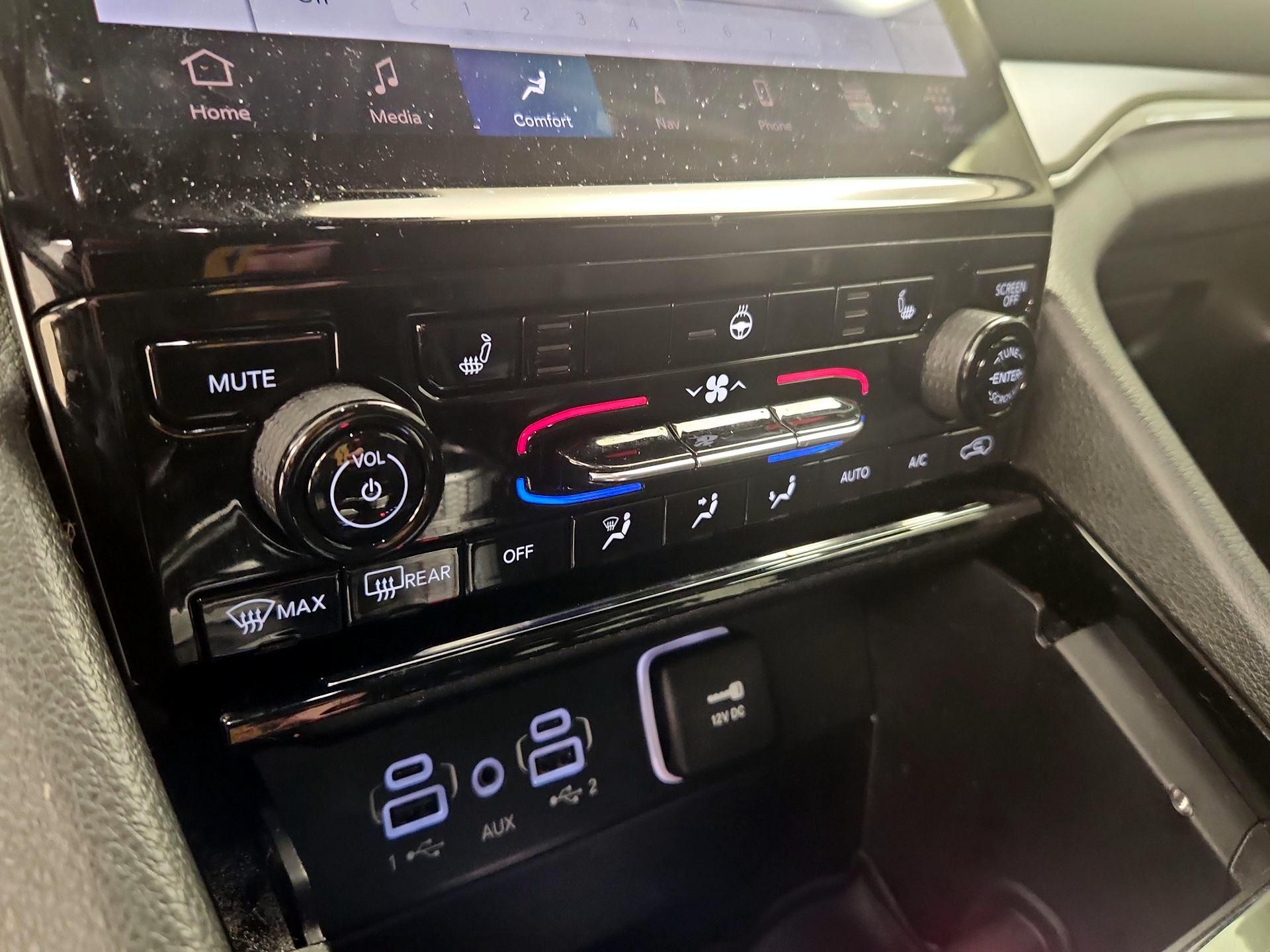 Thumbnail: 2023 Jeep Grand Cherokee - 17