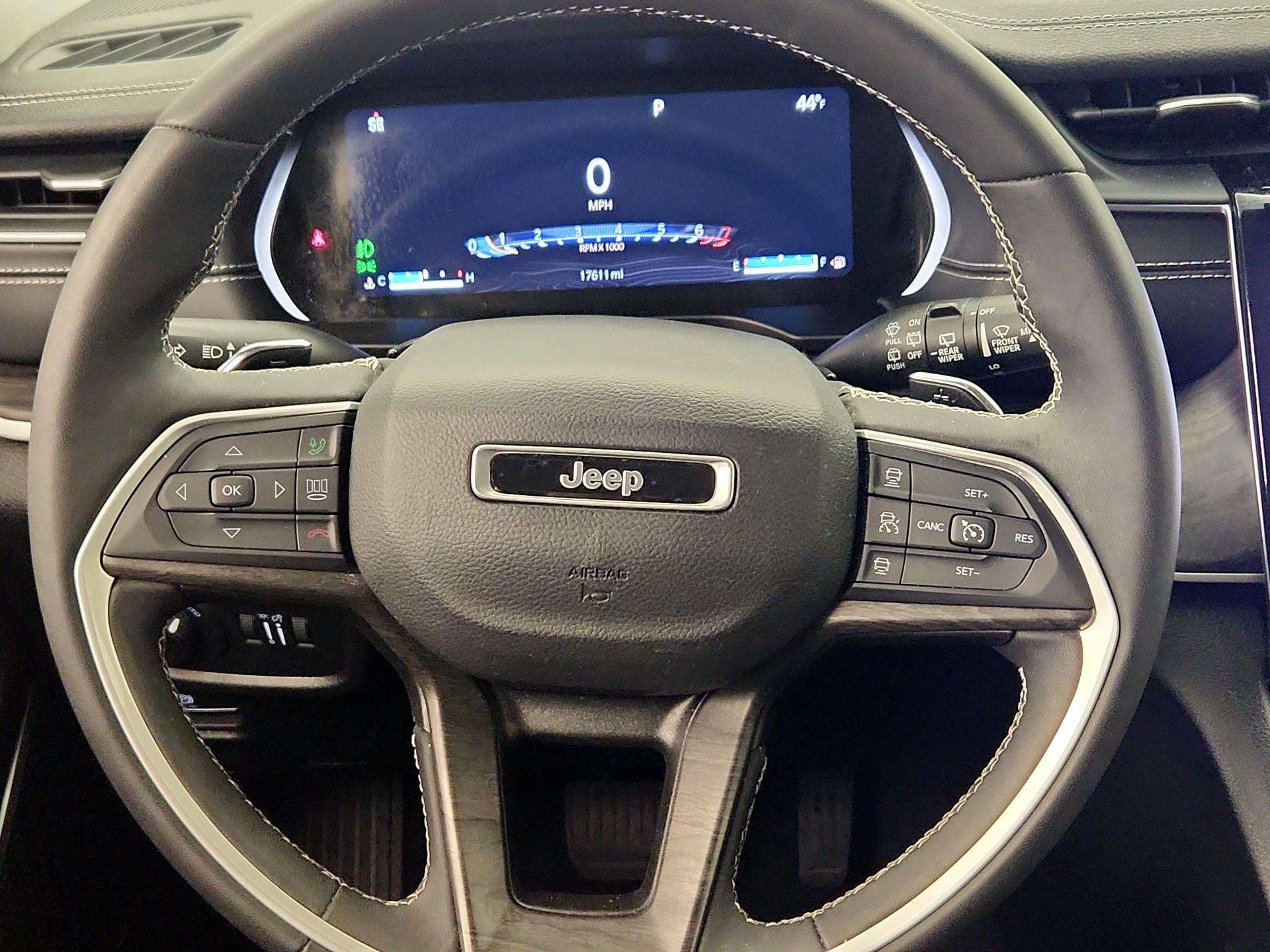 Thumbnail: 2023 Jeep Grand Cherokee - 10