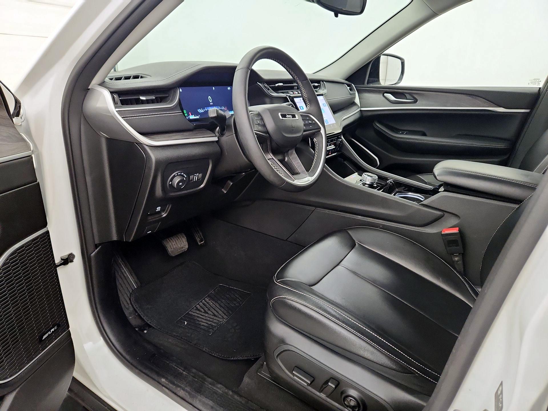 Thumbnail: 2023 Jeep Grand Cherokee - 11