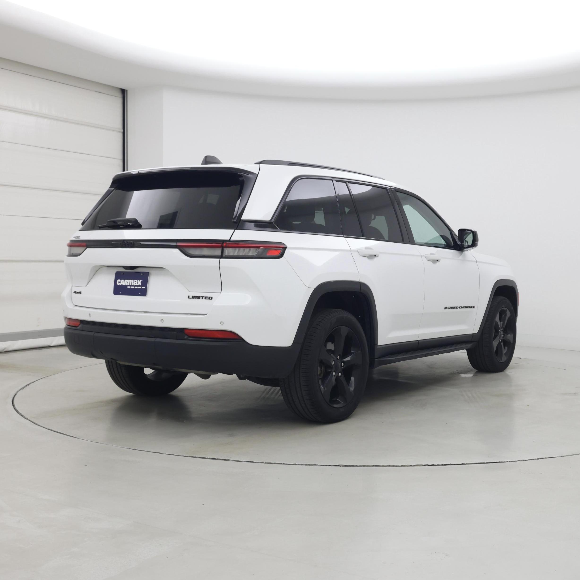 Thumbnail: 2023 Jeep Grand Cherokee - 8