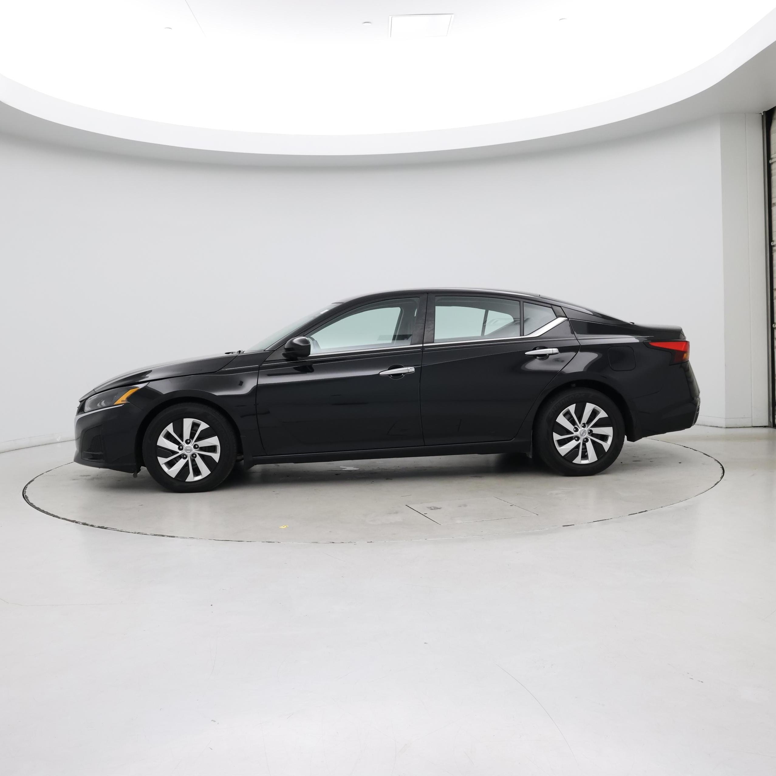 Thumbnail: 2023 Nissan Altima - 3