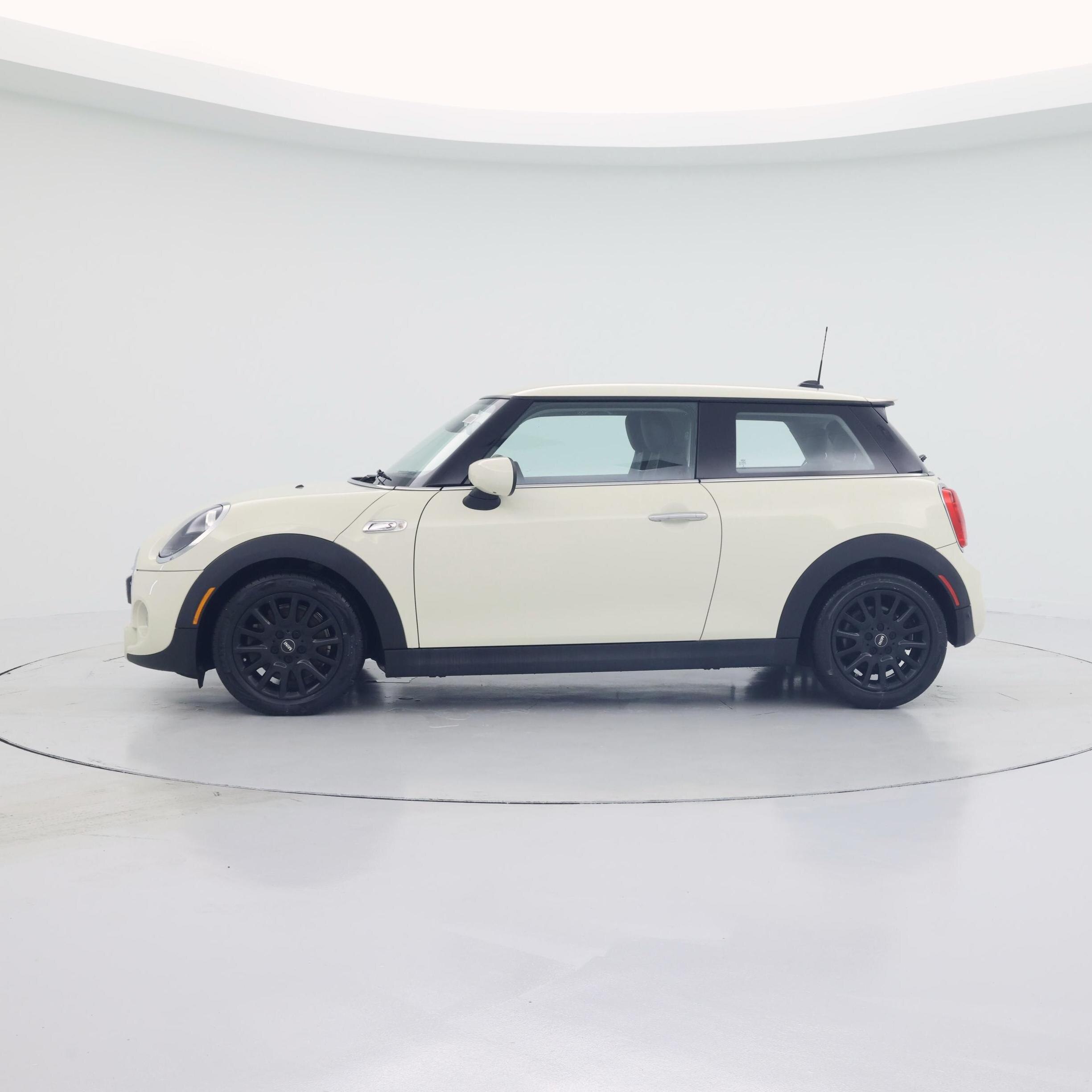 Thumbnail: 2021 MINI Cooper Hardtop - 3