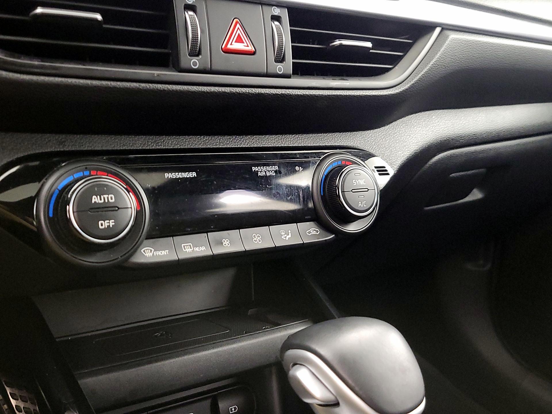 Thumbnail: 2023 Kia Forte - 17